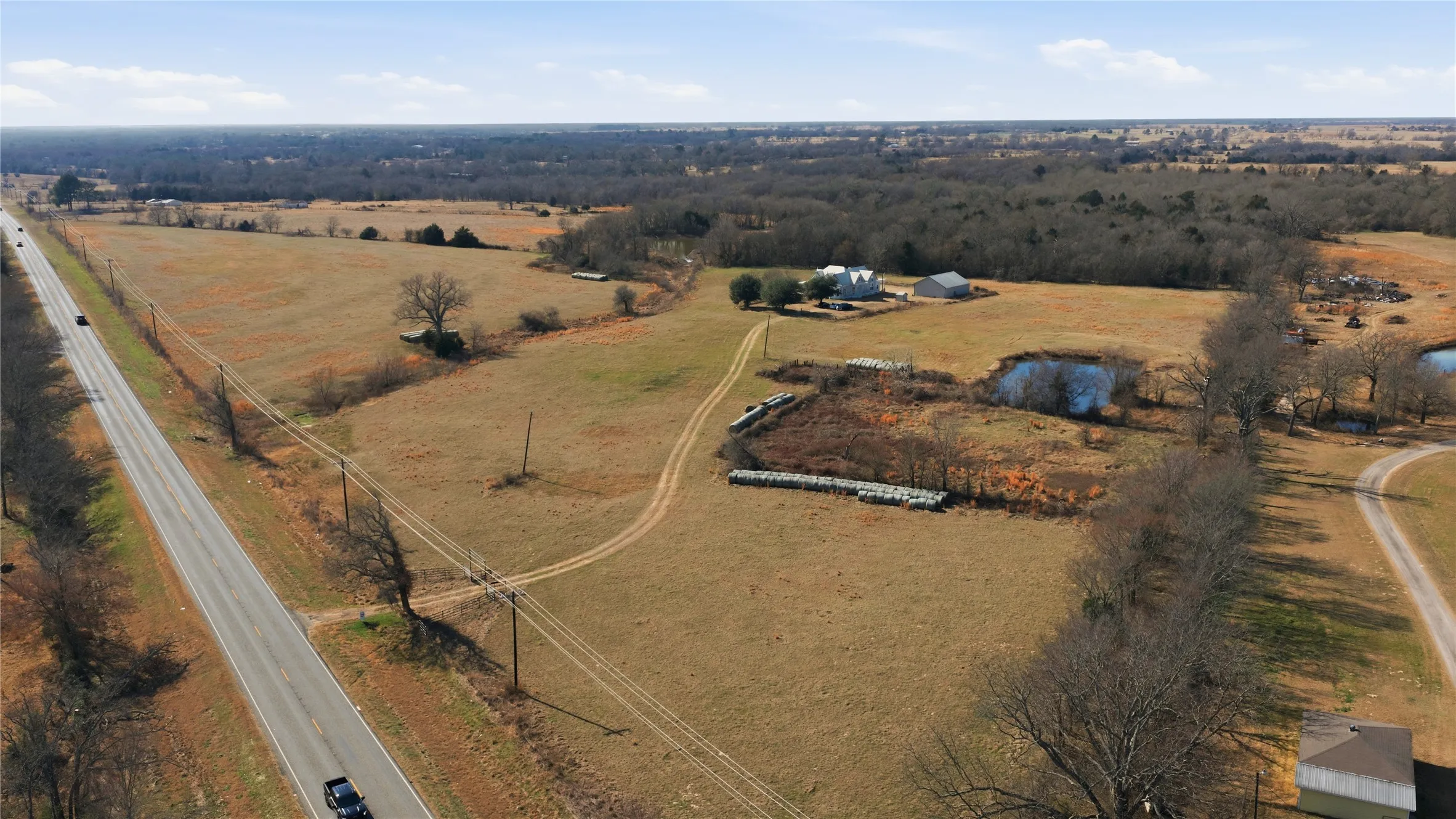 Single Family Residence For Sale in Van Zandt County , 8640 State Highway 198, Canton, Texas 75103, 3 Bedrooms, 3 Bathrooms, 3 Garage spaces, 2,100 Sqft, built in 1940, Preowned, Price $899,900, mls#21159578, Real Estate Agent in Canton, Homes For Sale in Van Zandt county, Homes For Sale in Canton, Realtor in Canton Texas, Real Estate Brokerage Independent Realty Texas, Luminita Cordes Realtor