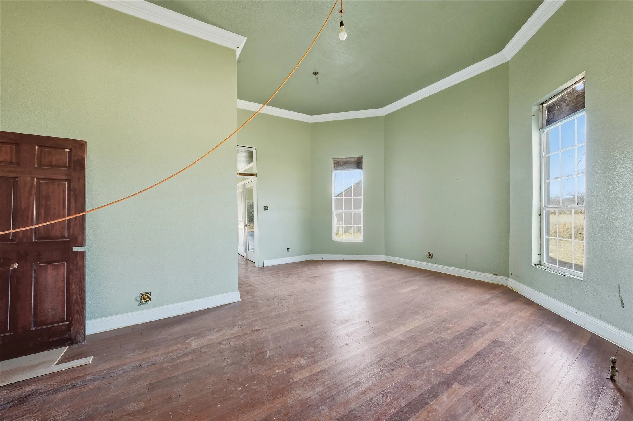 Single Family Residence For Sale in Van Zandt County , 8640 State Highway 198, Canton, Texas 75103, 3 Bedrooms, 3 Bathrooms, 3 Garage spaces, 2,100 Sqft, built in 1940, Preowned, Price $899,900, mls#21159578, Real Estate Agent in Canton, Homes For Sale in Van Zandt county, Homes For Sale in Canton, Realtor in Canton Texas, Real Estate Brokerage Independent Realty Texas, Luminita Cordes Realtor