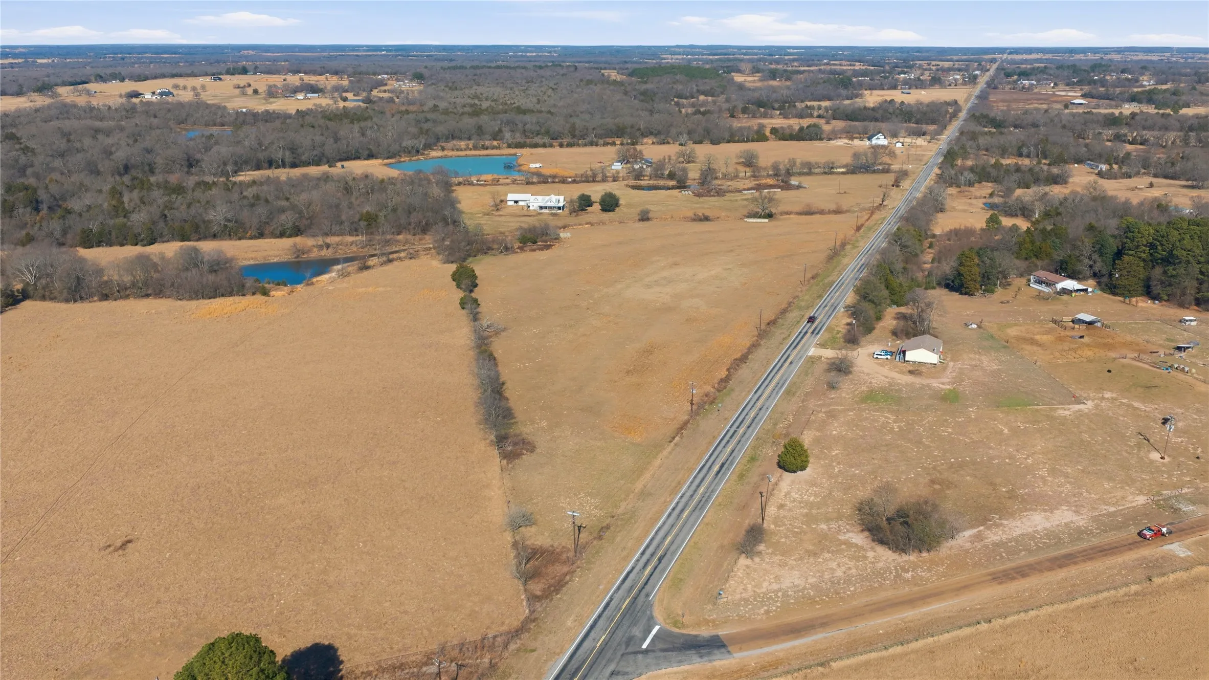 Single Family Residence For Sale in Van Zandt County , 8640 State Highway 198, Canton, Texas 75103, 3 Bedrooms, 3 Bathrooms, 3 Garage spaces, 2,100 Sqft, built in 1940, Preowned, Price $899,900, mls#21159578, Real Estate Agent in Canton, Homes For Sale in Van Zandt county, Homes For Sale in Canton, Realtor in Canton Texas, Real Estate Brokerage Independent Realty Texas, Luminita Cordes Realtor