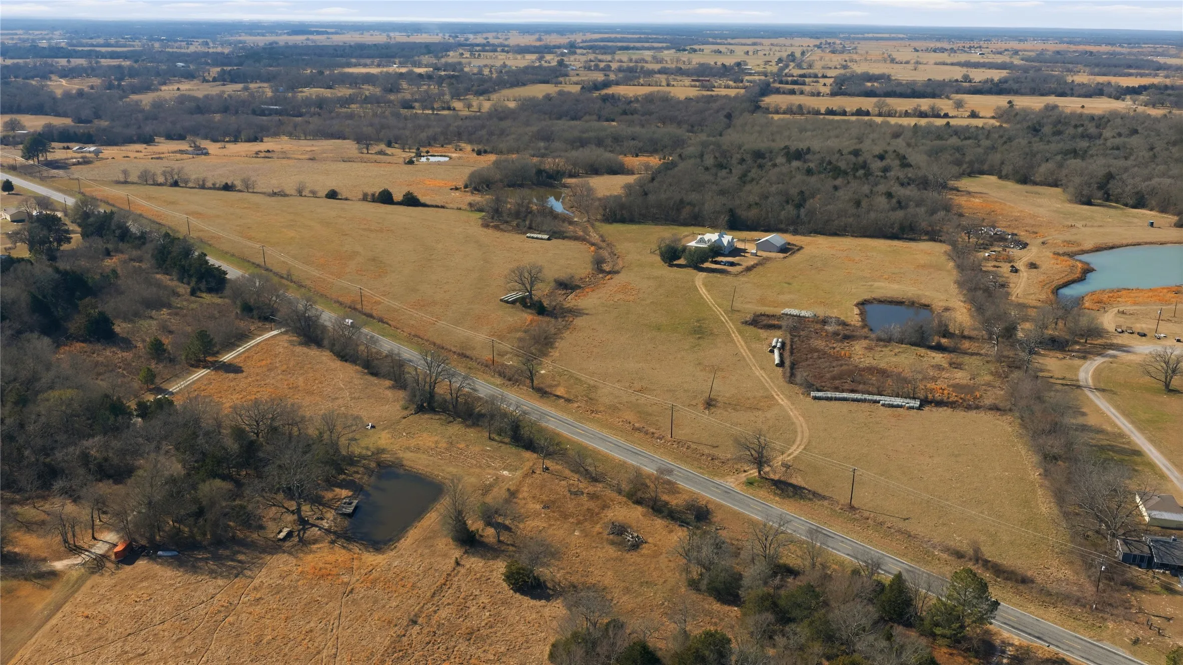 Single Family Residence For Sale in Van Zandt County , 8640 State Highway 198, Canton, Texas 75103, 3 Bedrooms, 3 Bathrooms, 3 Garage spaces, 2,100 Sqft, built in 1940, Preowned, Price $899,900, mls#21159578, Real Estate Agent in Canton, Homes For Sale in Van Zandt county, Homes For Sale in Canton, Realtor in Canton Texas, Real Estate Brokerage Independent Realty Texas, Luminita Cordes Realtor