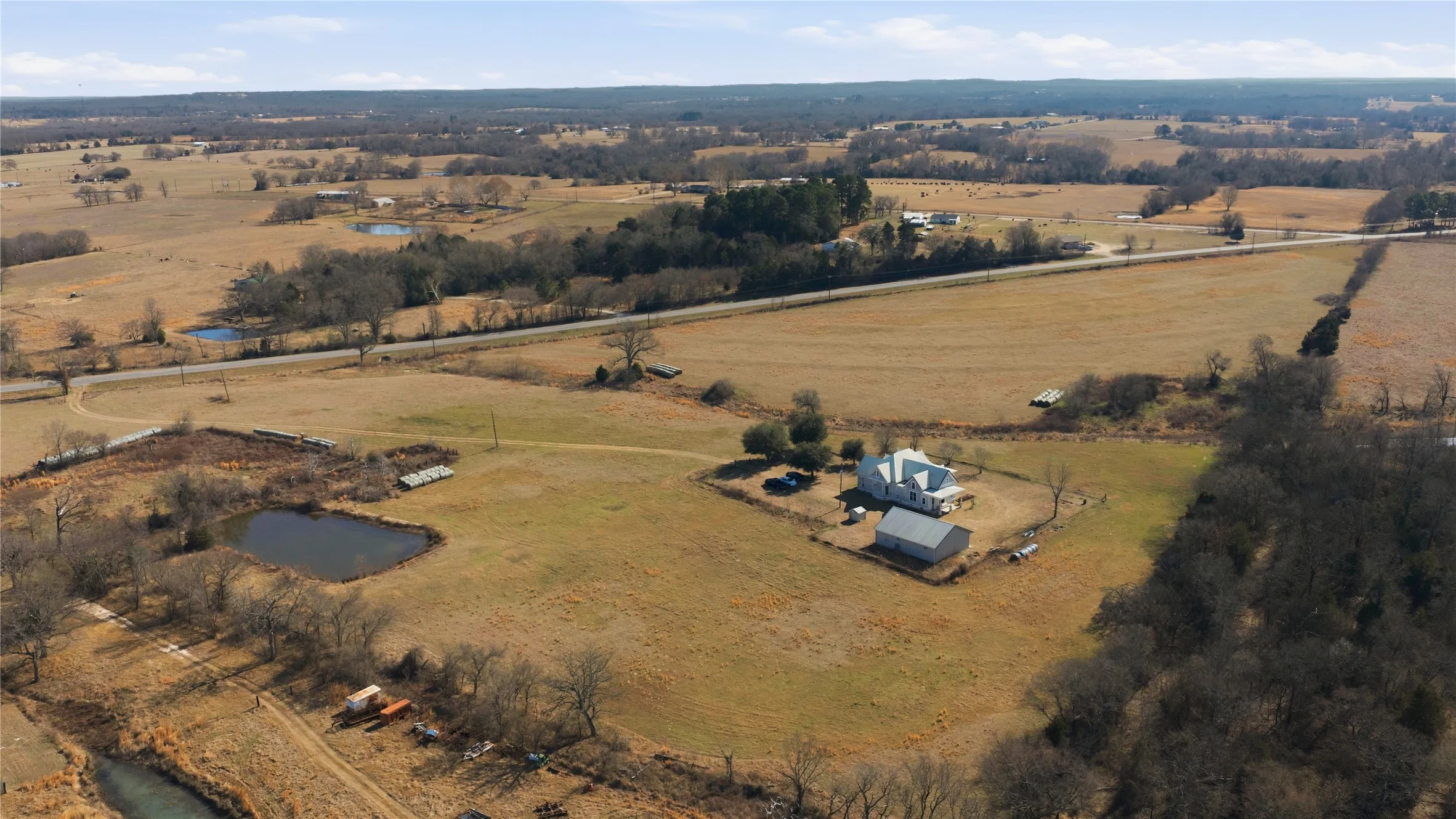 Single Family Residence For Sale in Van Zandt County , 8640 State Highway 198, Canton, Texas 75103, 3 Bedrooms, 3 Bathrooms, 3 Garage spaces, 2,100 Sqft, built in 1940, Preowned, Price $899,900, mls#21159578, Real Estate Agent in Canton, Homes For Sale in Van Zandt county, Homes For Sale in Canton, Realtor in Canton Texas, Real Estate Brokerage Independent Realty Texas, Luminita Cordes Realtor