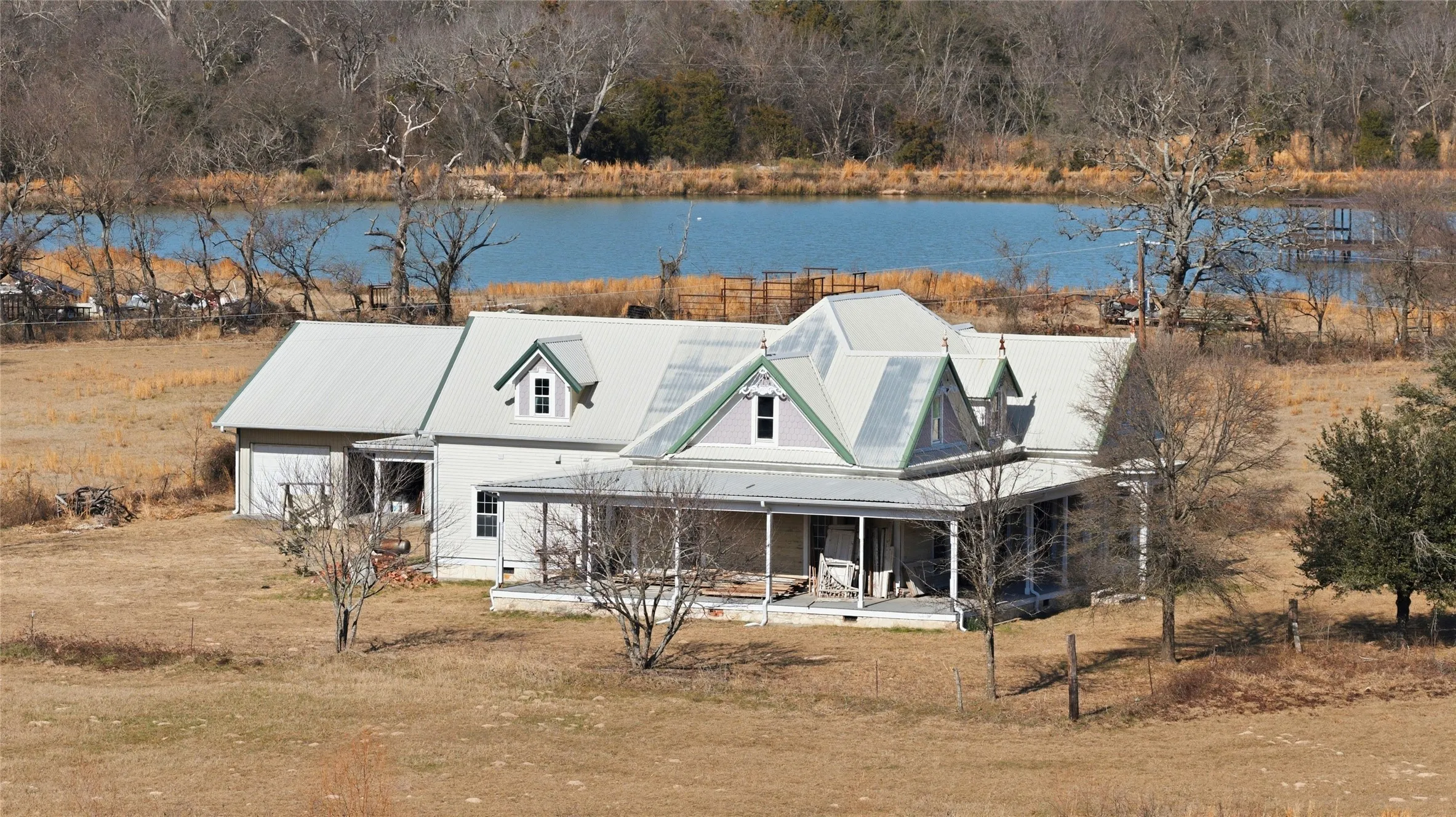 Single Family Residence For Sale in Van Zandt County , 8640 State Highway 198, Canton, Texas 75103, 3 Bedrooms, 3 Bathrooms, 3 Garage spaces, 2,100 Sqft, built in 1940, Preowned, Price $899,900, mls#21159578, Real Estate Agent in Canton, Homes For Sale in Van Zandt county, Homes For Sale in Canton, Realtor in Canton Texas, Real Estate Brokerage Independent Realty Texas, Luminita Cordes Realtor