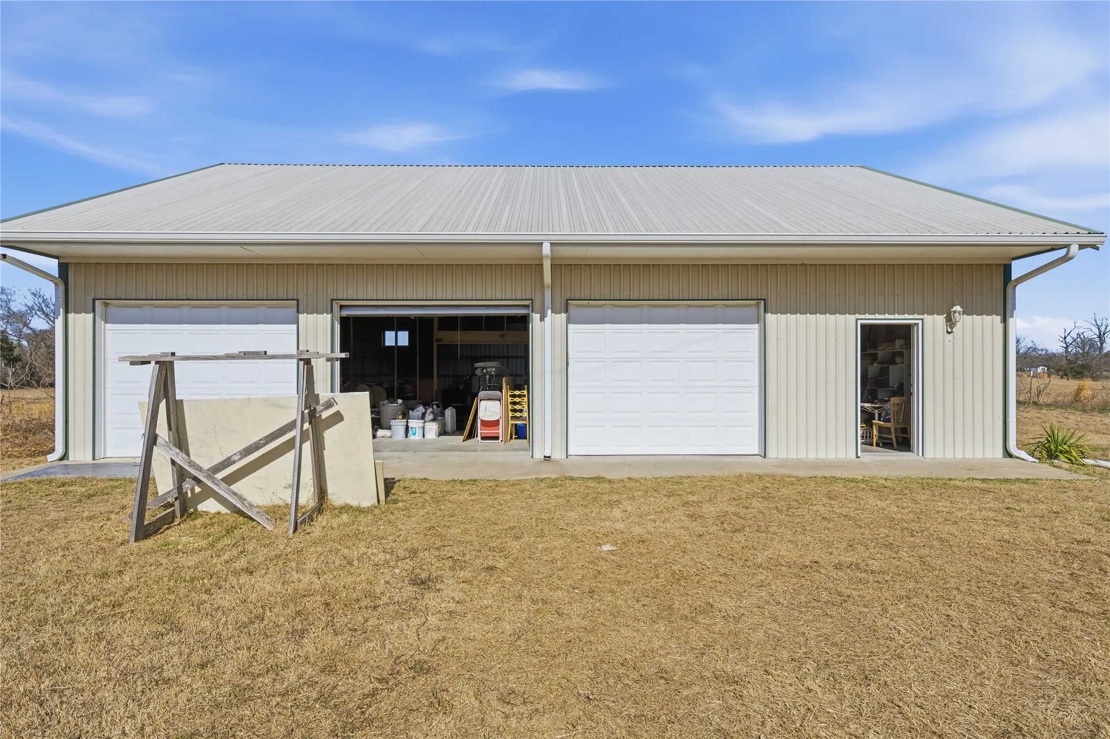 Single Family Residence For Sale in Van Zandt County , 8640 State Highway 198, Canton, Texas 75103, 3 Bedrooms, 3 Bathrooms, 3 Garage spaces, 2,100 Sqft, built in 1940, Preowned, Price $899,900, mls#21159578, Real Estate Agent in Canton, Homes For Sale in Van Zandt county, Homes For Sale in Canton, Realtor in Canton Texas, Real Estate Brokerage Independent Realty Texas, Luminita Cordes Realtor