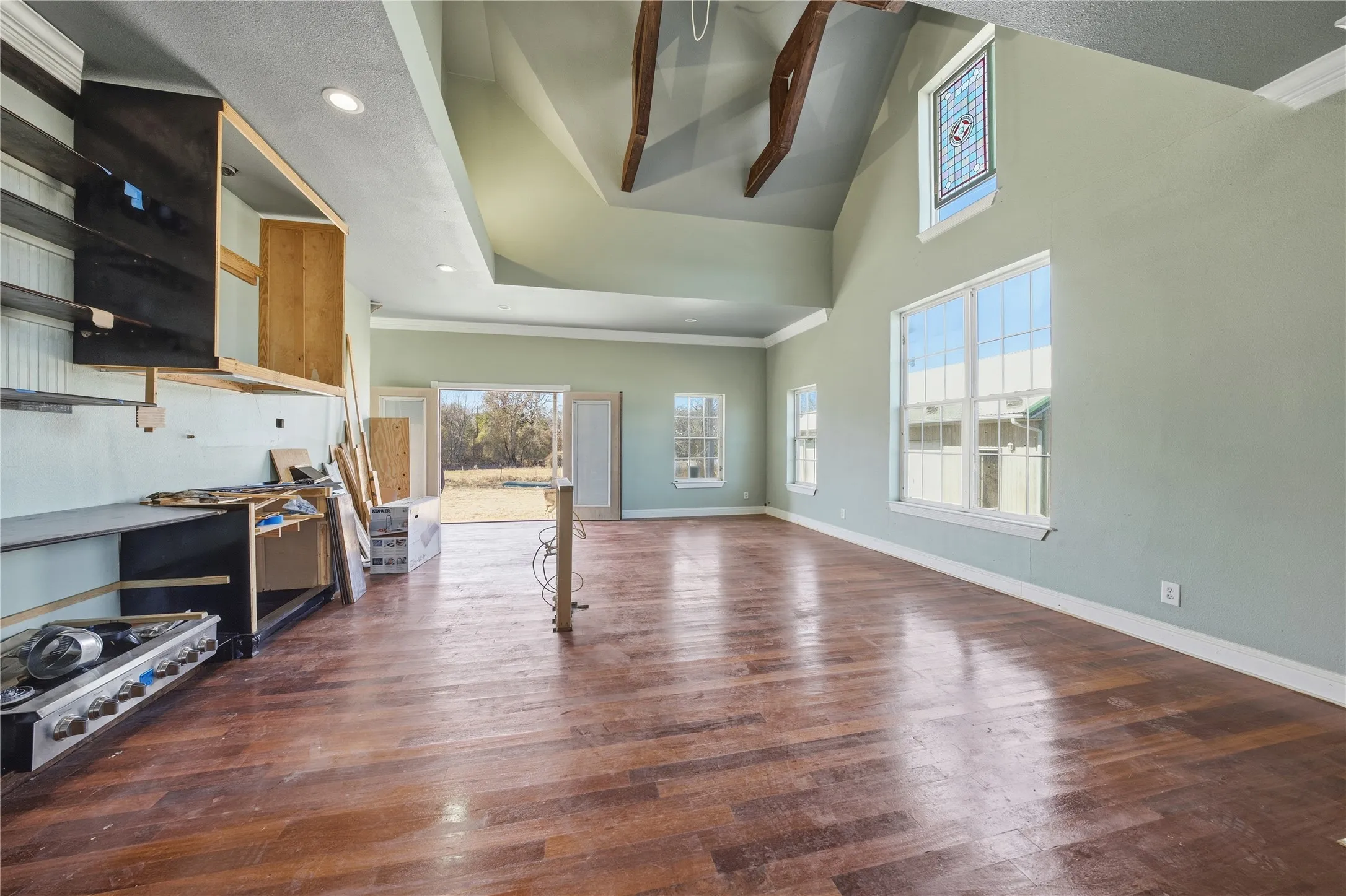 Single Family Residence For Sale in Van Zandt County , 8640 State Highway 198, Canton, Texas 75103, 3 Bedrooms, 3 Bathrooms, 3 Garage spaces, 2,100 Sqft, built in 1940, Preowned, Price $899,900, mls#21159578, Real Estate Agent in Canton, Homes For Sale in Van Zandt county, Homes For Sale in Canton, Realtor in Canton Texas, Real Estate Brokerage Independent Realty Texas, Luminita Cordes Realtor
