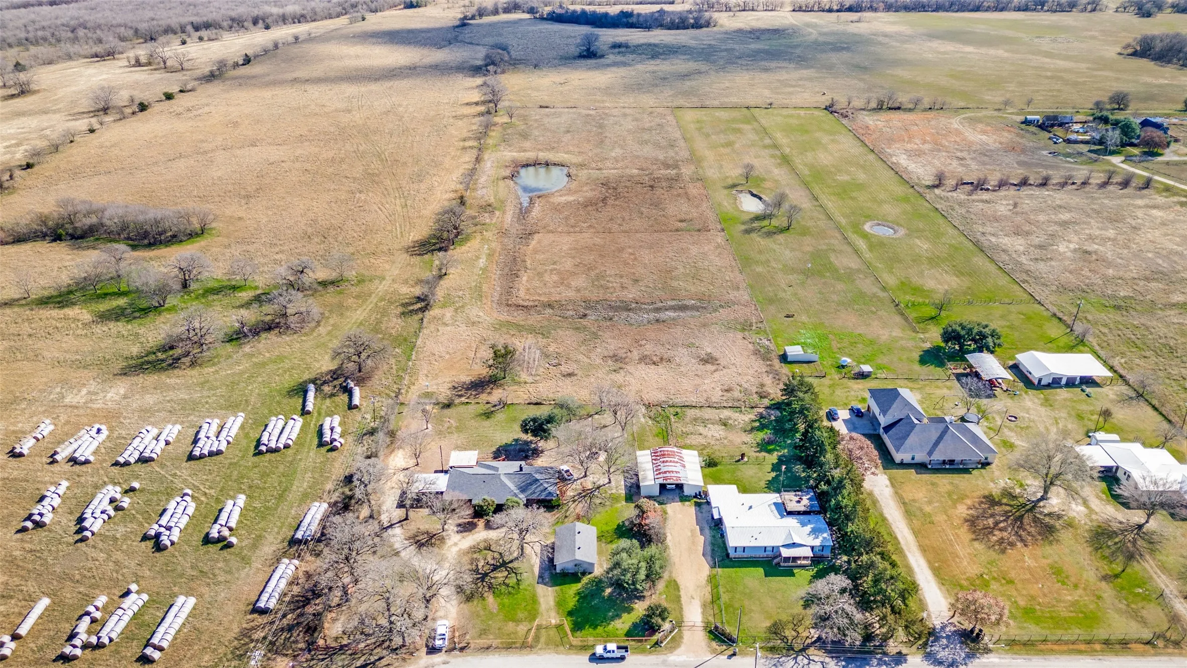 Single Family Residence For Sale in Kaufman County , 515 Farr Altom Road, Combine, Texas 75159, 3 Bedroom, 2 Bathroom, 1 Garage spaces, 2,420 Sqft, built in 1981, Preowned, mls#21157500, Real Estate Agent in Combine, Homes For Sale in Kaufman county, Homes For Sale in Combine, Realtor in Combine Texas, Real Estate Brokerage Independent Realty Texas, Luminita Cordes Realtor