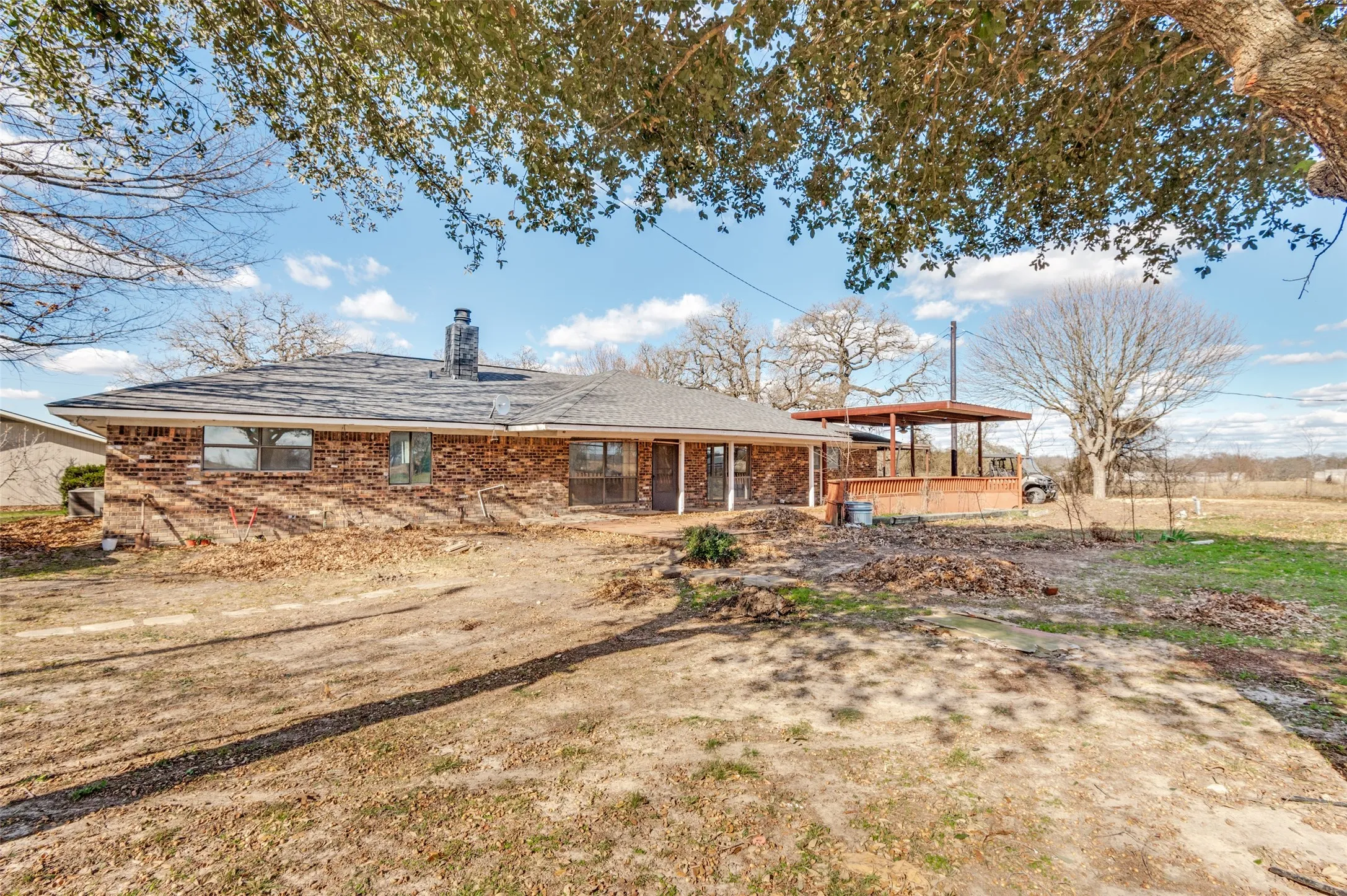 Single Family Residence For Sale in Kaufman County , 515 Farr Altom Road, Combine, Texas 75159, 3 Bedroom, 2 Bathroom, 1 Garage spaces, 2,420 Sqft, built in 1981, Preowned, mls#21157500, Real Estate Agent in Combine, Homes For Sale in Kaufman county, Homes For Sale in Combine, Realtor in Combine Texas, Real Estate Brokerage Independent Realty Texas, Luminita Cordes Realtor