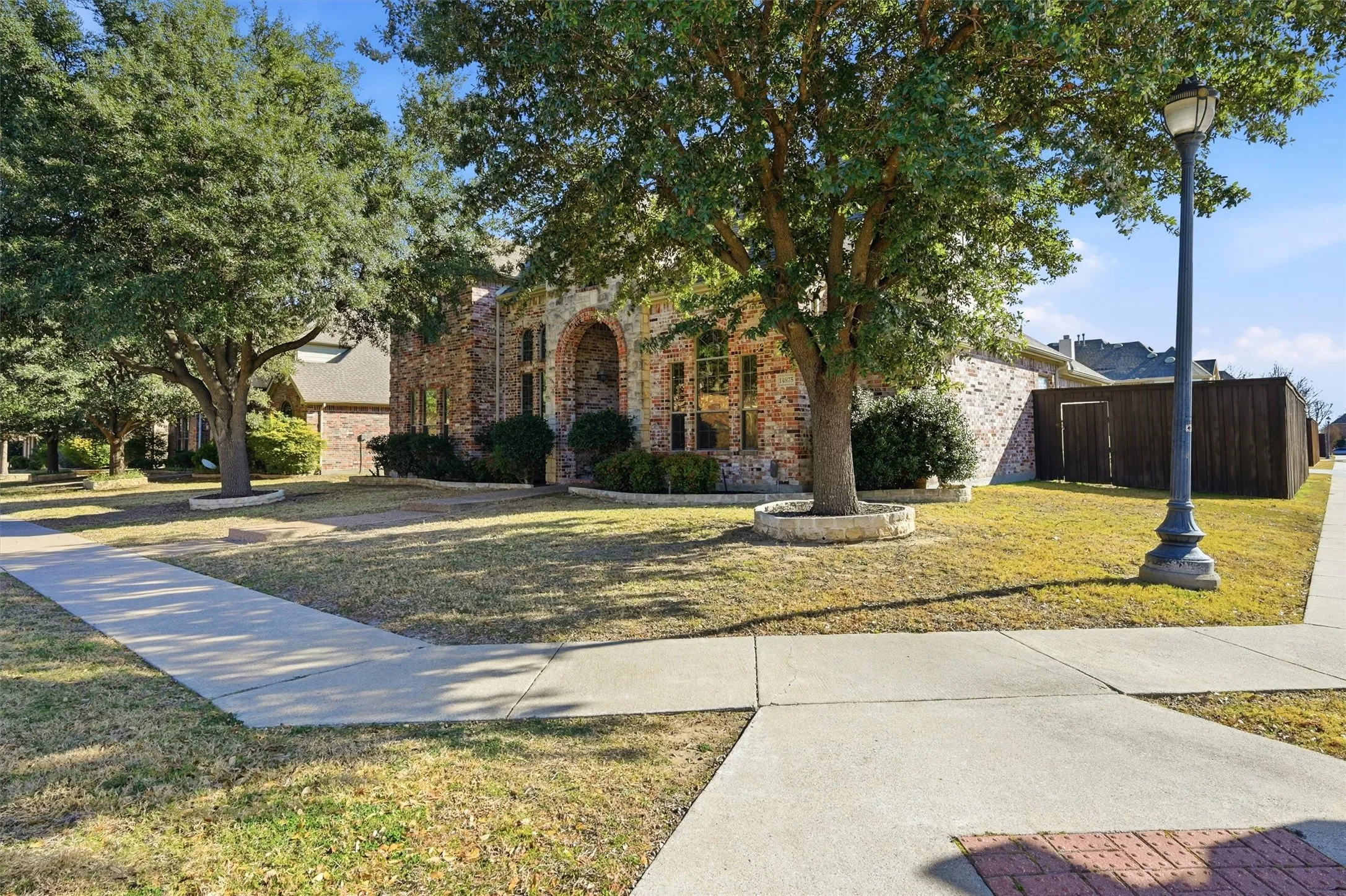 Single Family Residence For Sale in Collin County , 14875 Daneway Drive, Frisco, Texas 75035, 4 Bedroom, 4 Bathroom, 3 Garage spaces, 4,209 Sqft, built in 2005, Preowned, mls#21157101, Real Estate Agent in Frisco, Homes For Sale in Collin county, Homes For Sale in Frisco, Realtor in Frisco Texas, Real Estate Brokerage Independent Realty Texas, Luminita Cordes Realtor