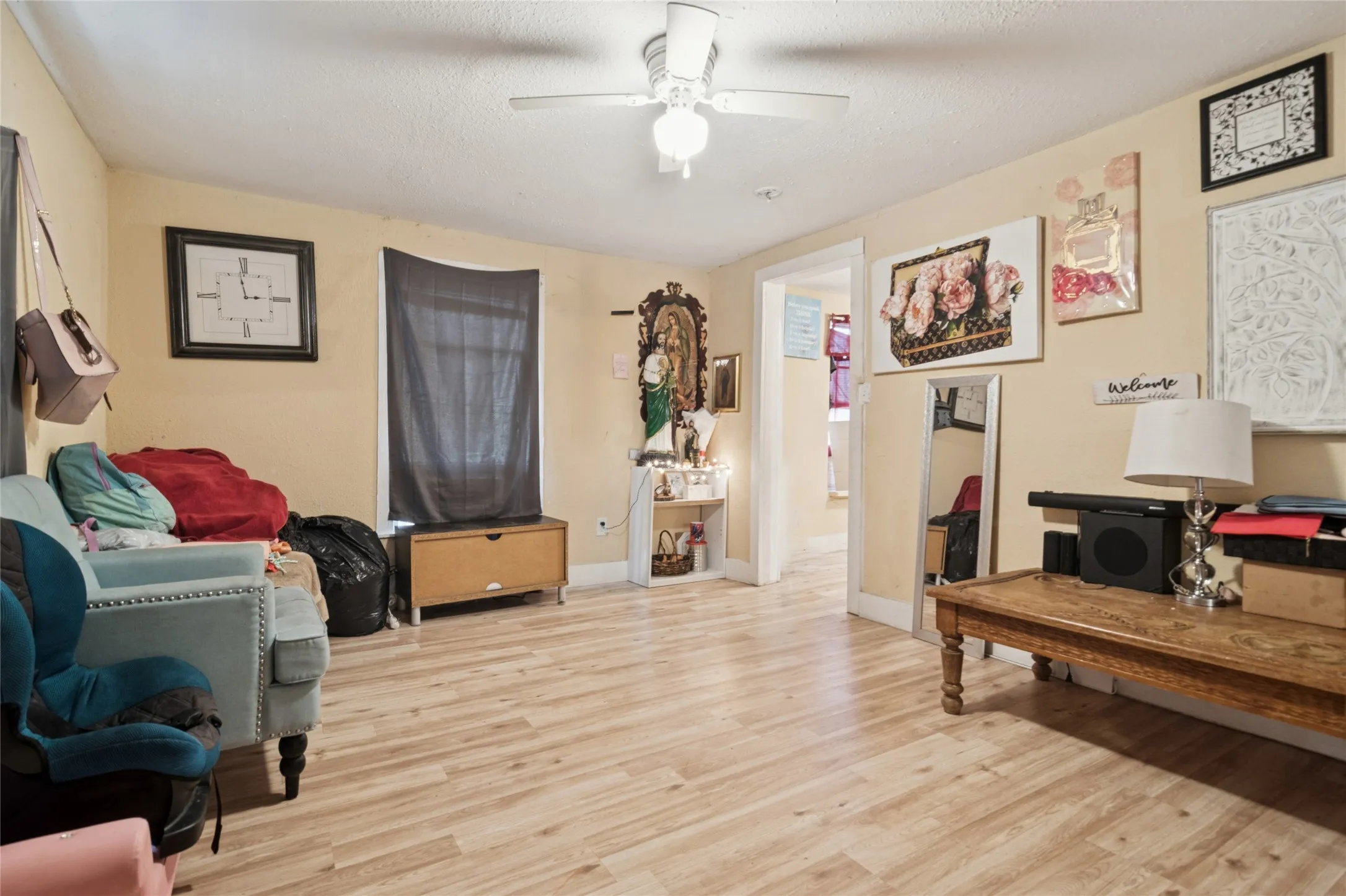 Single Family Residence For Sale in Kaufman County , 805 E 11th Street, Kemp, Texas 75143, 3 Bedroom, 2 Bathroom, Garage spaces, 1,100 Sqft, built in 1900, mls#21160127, Real Estate Agent in Kemp, Homes For Sale in Kaufman county, Homes For Sale in Kemp, Realtor in Kemp Texas, Real Estate Brokerage Independent Realty Texas, Luminita Cordes Realtor