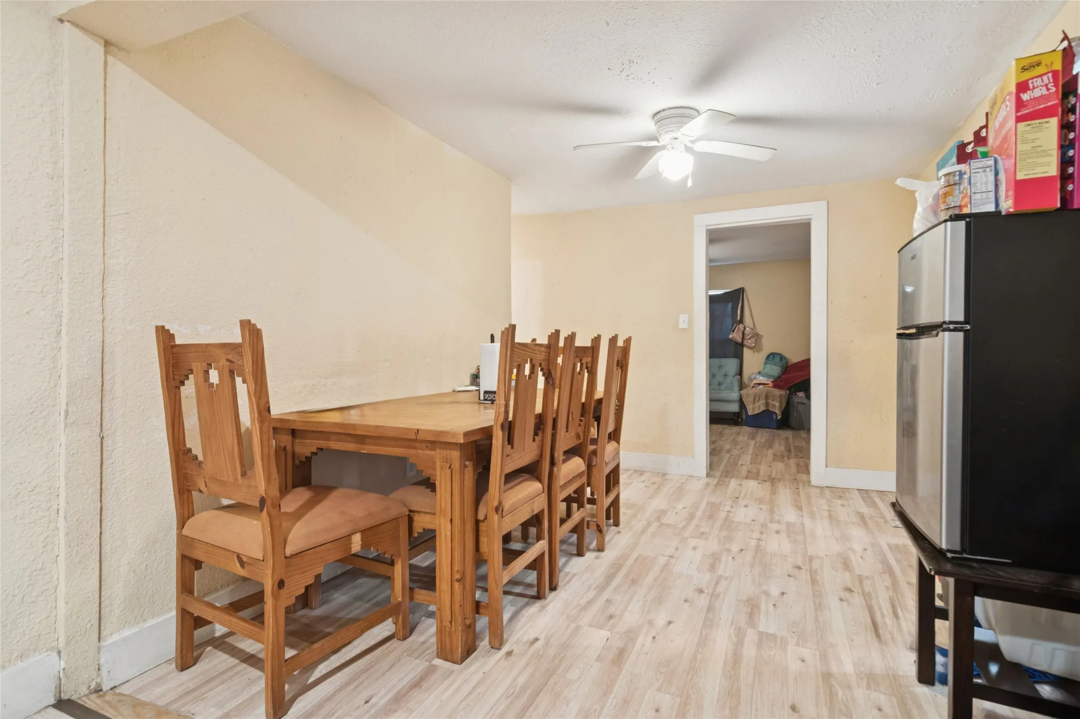 Single Family Residence For Sale in Kaufman County , 805 E 11th Street, Kemp, Texas 75143, 3 Bedroom, 2 Bathroom, Garage spaces, 1,100 Sqft, built in 1900, mls#21160127, Real Estate Agent in Kemp, Homes For Sale in Kaufman county, Homes For Sale in Kemp, Realtor in Kemp Texas, Real Estate Brokerage Independent Realty Texas, Luminita Cordes Realtor