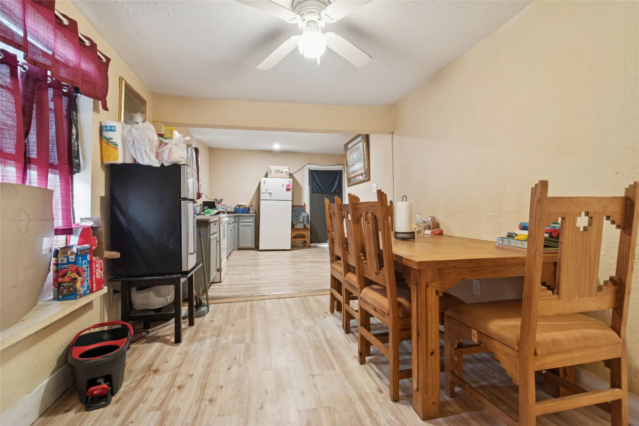 Single Family Residence For Sale in Kaufman County , 805 E 11th Street, Kemp, Texas 75143, 3 Bedroom, 2 Bathroom, Garage spaces, 1,100 Sqft, built in 1900, mls#21160127, Real Estate Agent in Kemp, Homes For Sale in Kaufman county, Homes For Sale in Kemp, Realtor in Kemp Texas, Real Estate Brokerage Independent Realty Texas, Luminita Cordes Realtor