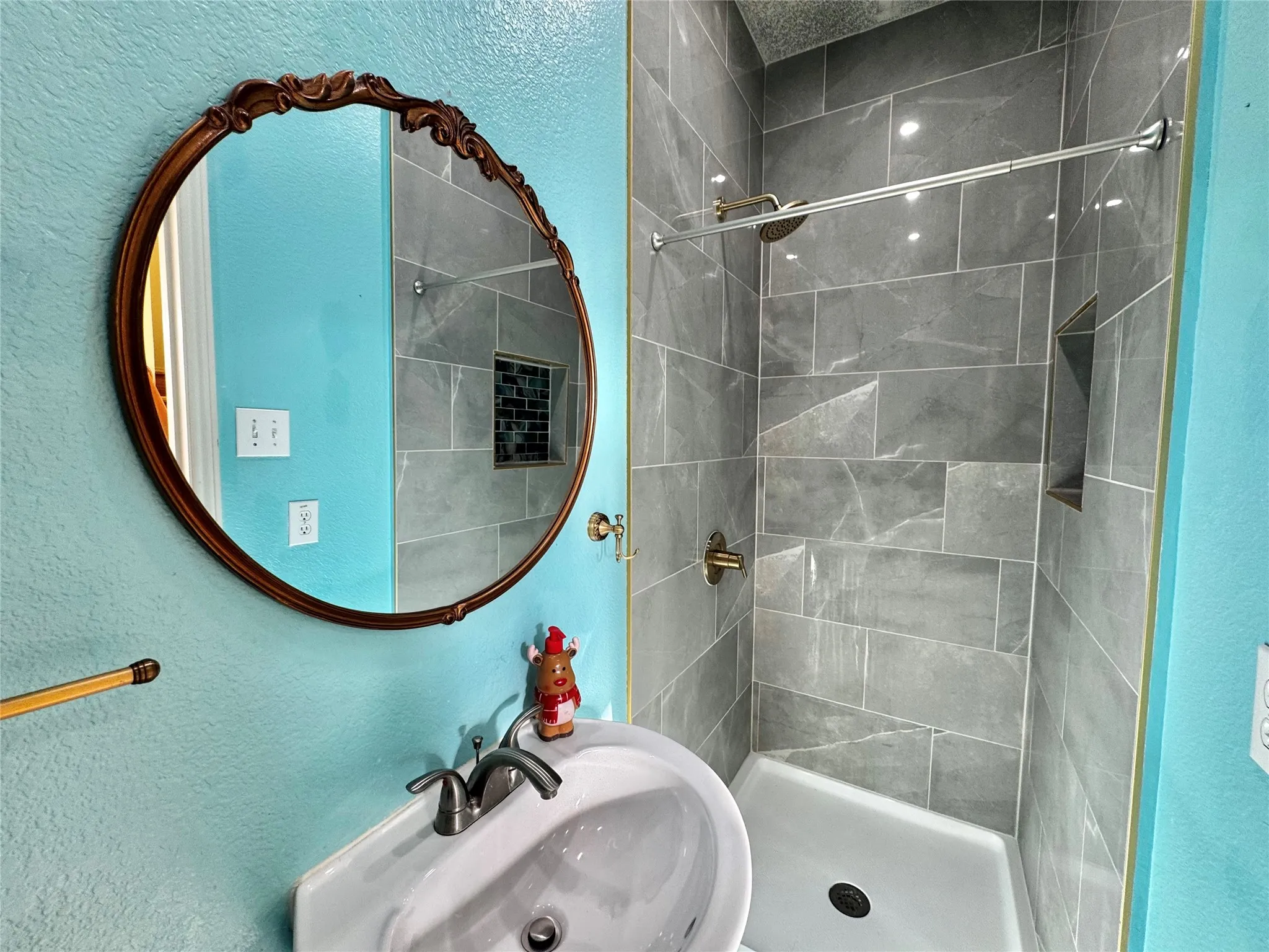 Downstairs Full Bathroom
