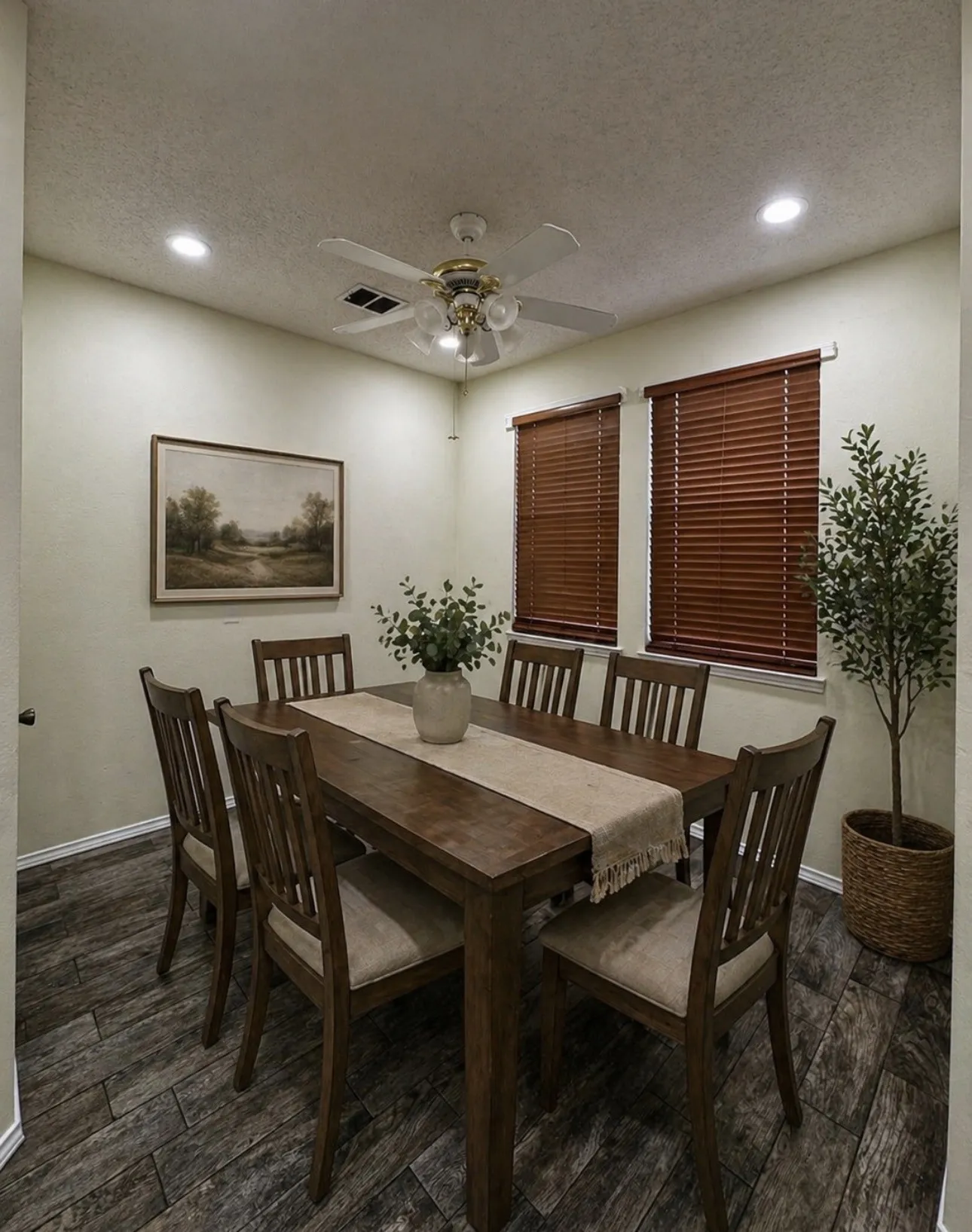 Single Family Residence For Sale in Dallas County , 829 John Peter Way, Mesquite, Texas 75149, 5 Bedrooms, 3 Bathrooms, 2 Garage spaces, 2,371 Sqft, built in 1999, Price $365,000, mls#21157107, Real Estate Agent in Mesquite, Homes For Sale in Dallas county, Homes For Sale in Mesquite, Realtor in Mesquite Texas, Real Estate Brokerage Independent Realty Texas, Luminita Cordes Realtor