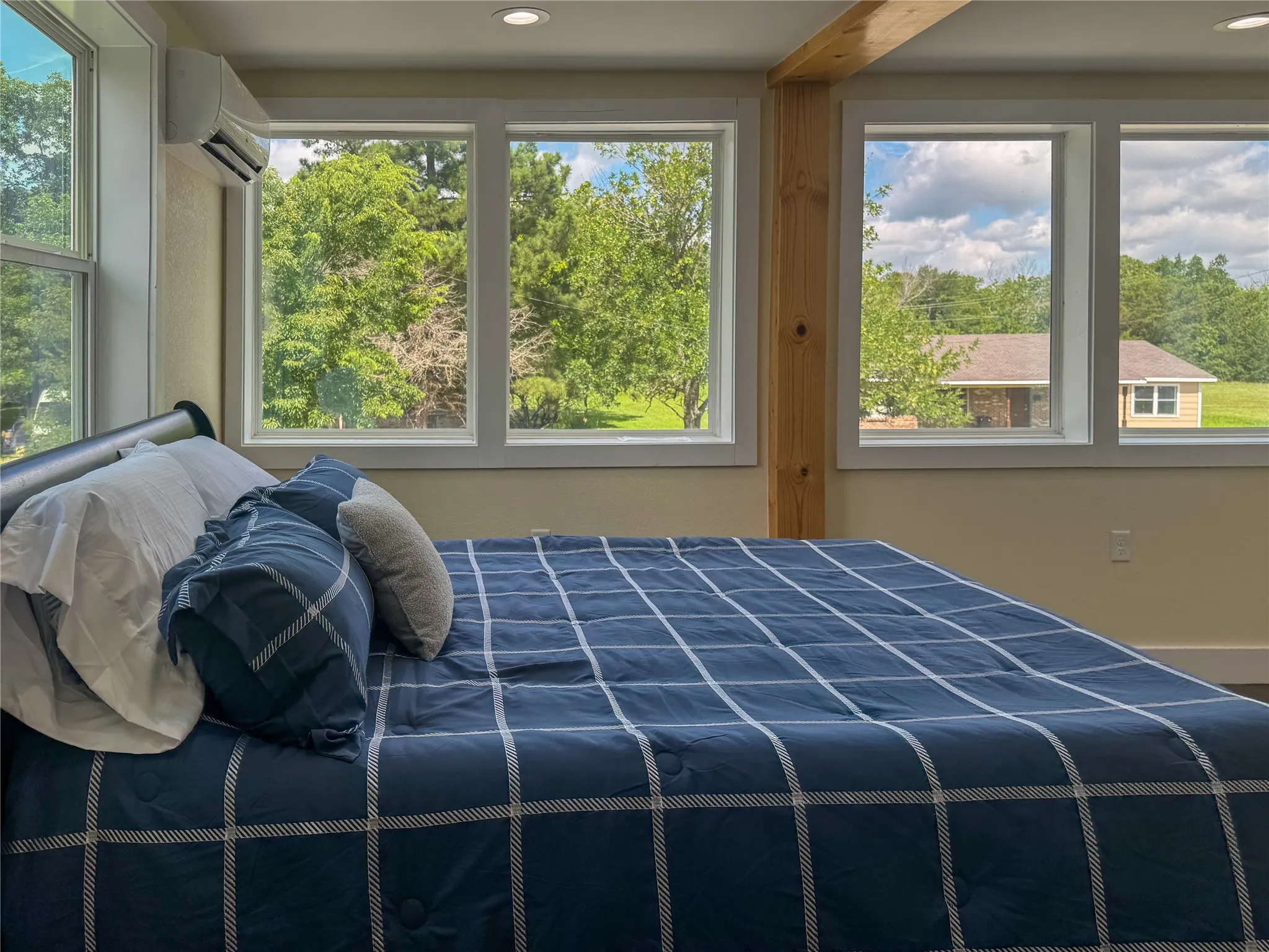 Single Family Residence For Rent in Hunt County , 1228 Kennie Drive, Commerce, Texas 75428, 3 Bedroom, 3 Bathroom, Garage spaces, 1,248 Sqft, built in 2022, Preowned, mls#21160172, Real Estate Agent in Commerce, Homes For Rent in Hunt county, Homes For Rent in Commerce, Realtor in Commerce Texas, Real Estate Brokerage Independent Realty Texas, Luminita Cordes Realtor