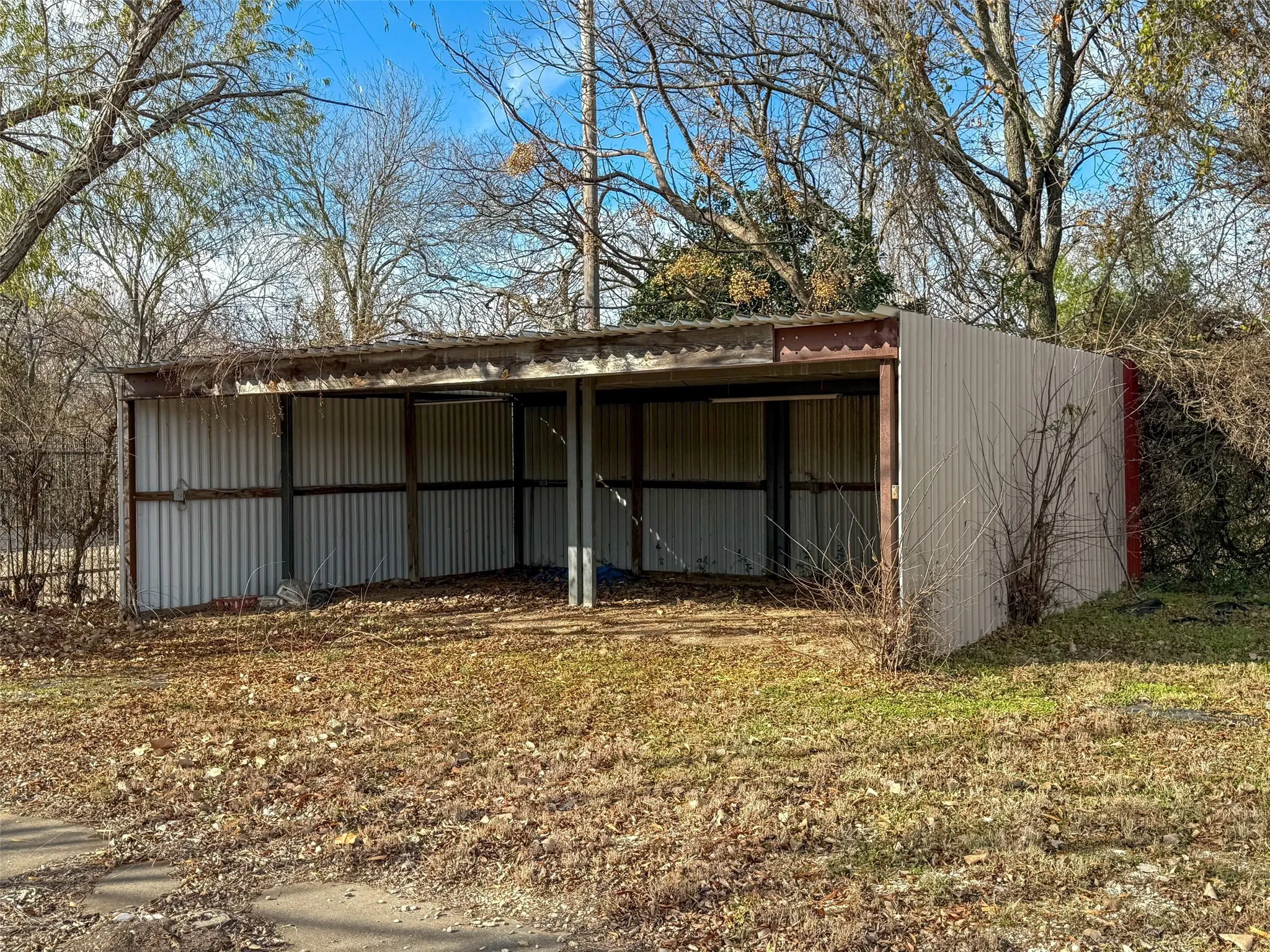 Unimproved Land For Sale in Johnson County , 1709 N Main Street, Cleburne, Texas 76033, 0, 0, Garage spaces, 0 Sqft, built in 0, Preowned, mls#21160215, Real Estate Agent in Cleburne, Homes For Sale in Johnson county, Homes For Sale in Cleburne, Realtor in Cleburne Texas, Real Estate Brokerage Independent Realty Texas, Luminita Cordes Realtor