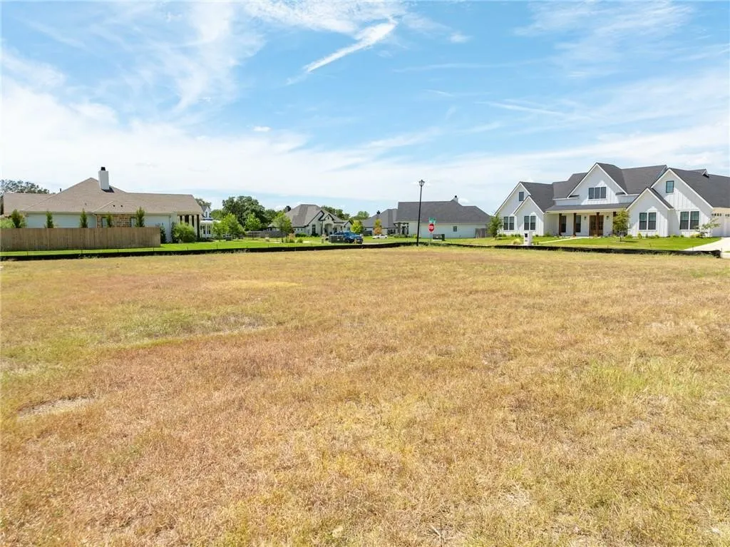 Unimproved Land For Sale in Mc Lennan County , 220 Wycliff Drive, Waco, Texas 76633, 0, 0, Garage spaces, 0 Sqft, built in 0, Price $95,000, mls#21156363, Real Estate Agent in Waco, Homes For Sale in Mc Lennan county, Homes For Sale in Waco, Realtor in Waco Texas, Real Estate Brokerage Independent Realty Texas, Luminita Cordes Realtor