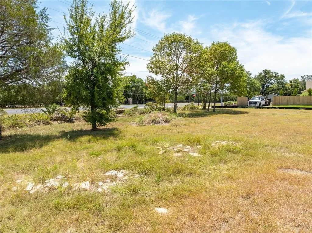 Unimproved Land For Sale in Mc Lennan County , 220 Wycliff Drive, Waco, Texas 76633, 0, 0, Garage spaces, 0 Sqft, built in 0, Price $95,000, mls#21156363, Real Estate Agent in Waco, Homes For Sale in Mc Lennan county, Homes For Sale in Waco, Realtor in Waco Texas, Real Estate Brokerage Independent Realty Texas, Luminita Cordes Realtor