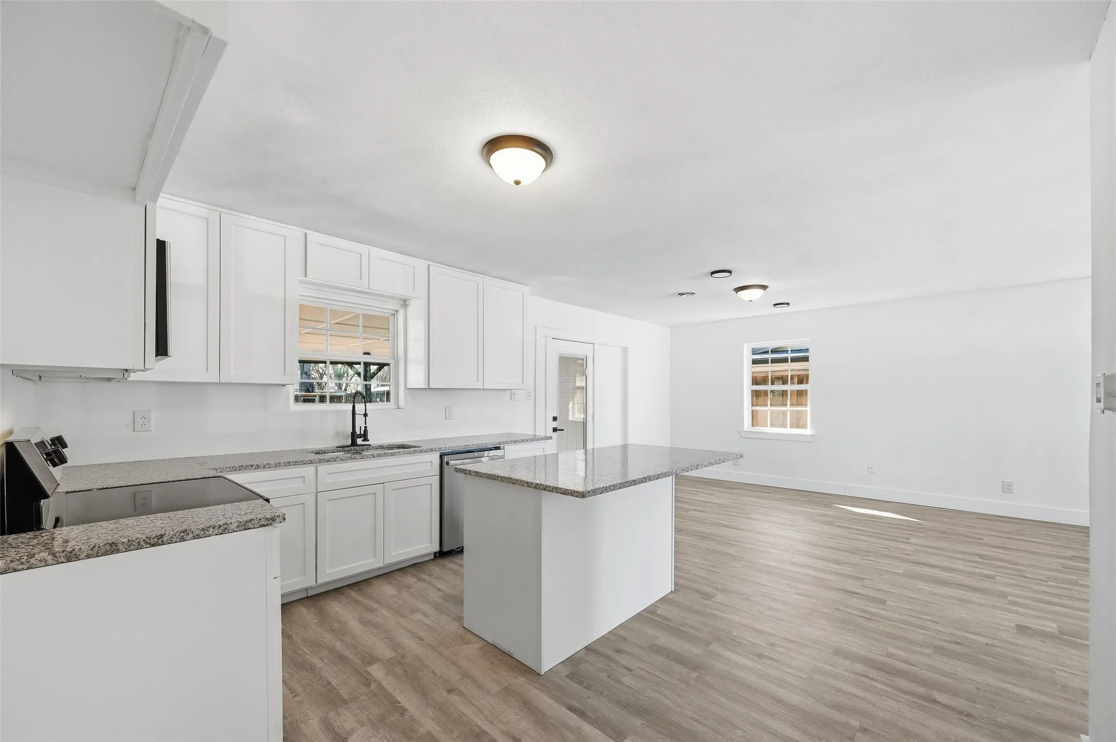 Single Family Residence For Sale in Collin County , 421 Cherry Drive, Princeton, Texas 75407, 3 Bedrooms, 2 Bathrooms, 2 Garage spaces, 1,702 Sqft, built in 1968, Price $256,500, mls#21160281, Real Estate Agent in Princeton, Homes For Sale in Collin county, Homes For Sale in Princeton, Realtor in Princeton Texas, Real Estate Brokerage Independent Realty Texas, Luminita Cordes Realtor