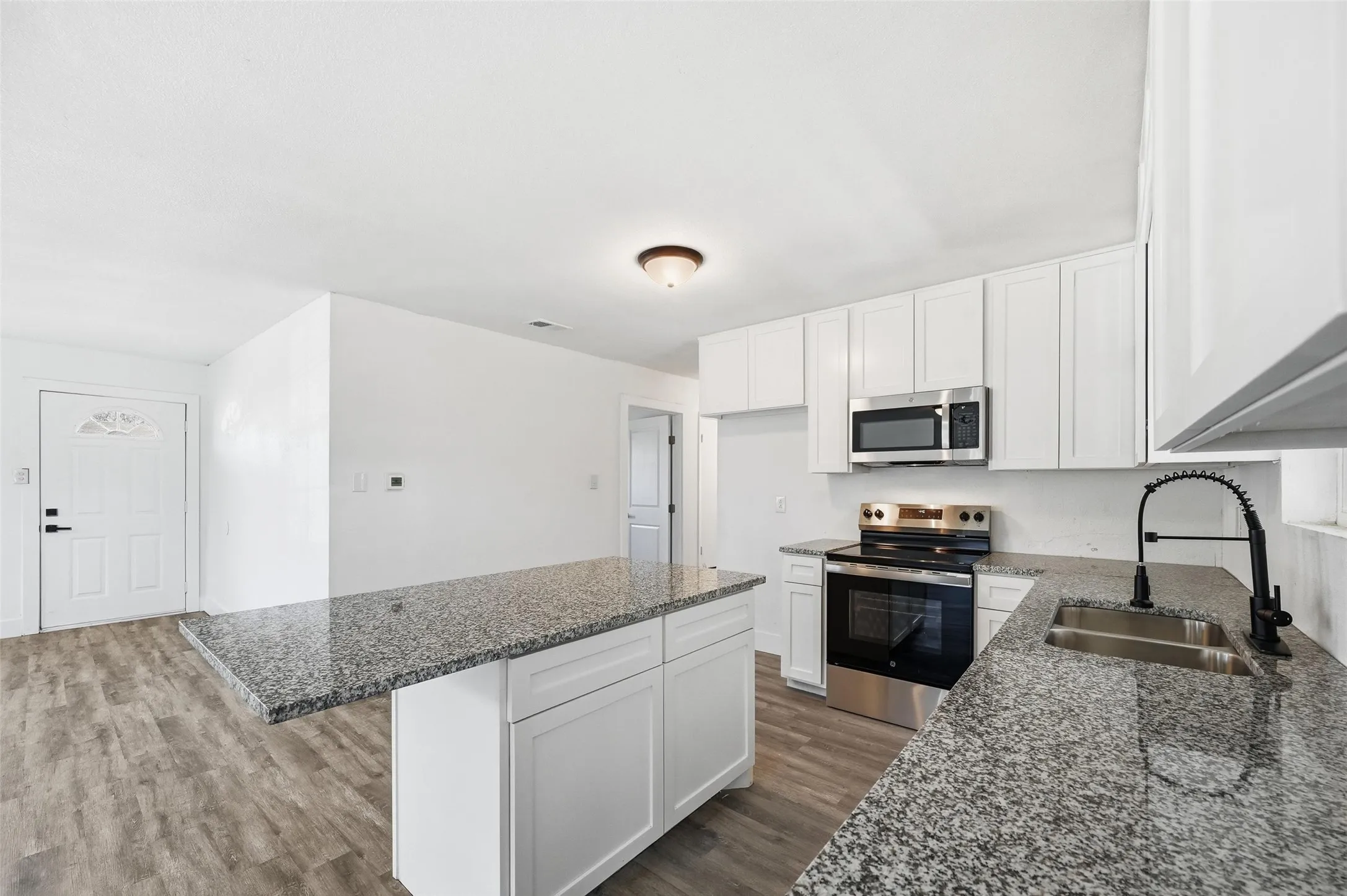 Single Family Residence For Sale in Collin County , 421 Cherry Drive, Princeton, Texas 75407, 3 Bedrooms, 2 Bathrooms, 2 Garage spaces, 1,702 Sqft, built in 1968, Price $256,500, mls#21160281, Real Estate Agent in Princeton, Homes For Sale in Collin county, Homes For Sale in Princeton, Realtor in Princeton Texas, Real Estate Brokerage Independent Realty Texas, Luminita Cordes Realtor