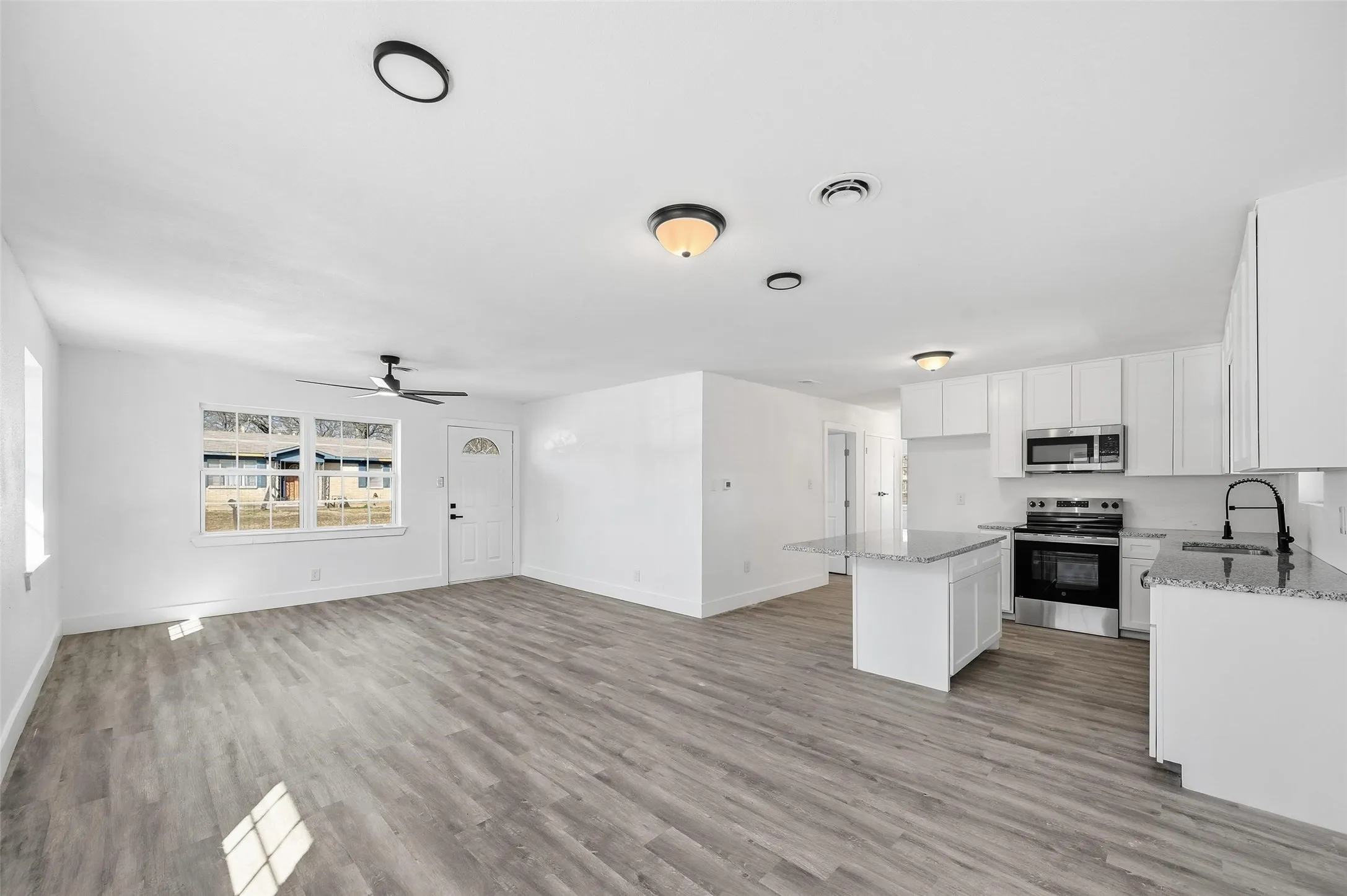 Single Family Residence For Sale in Collin County , 421 Cherry Drive, Princeton, Texas 75407, 3 Bedrooms, 2 Bathrooms, 2 Garage spaces, 1,702 Sqft, built in 1968, Price $256,500, mls#21160281, Real Estate Agent in Princeton, Homes For Sale in Collin county, Homes For Sale in Princeton, Realtor in Princeton Texas, Real Estate Brokerage Independent Realty Texas, Luminita Cordes Realtor