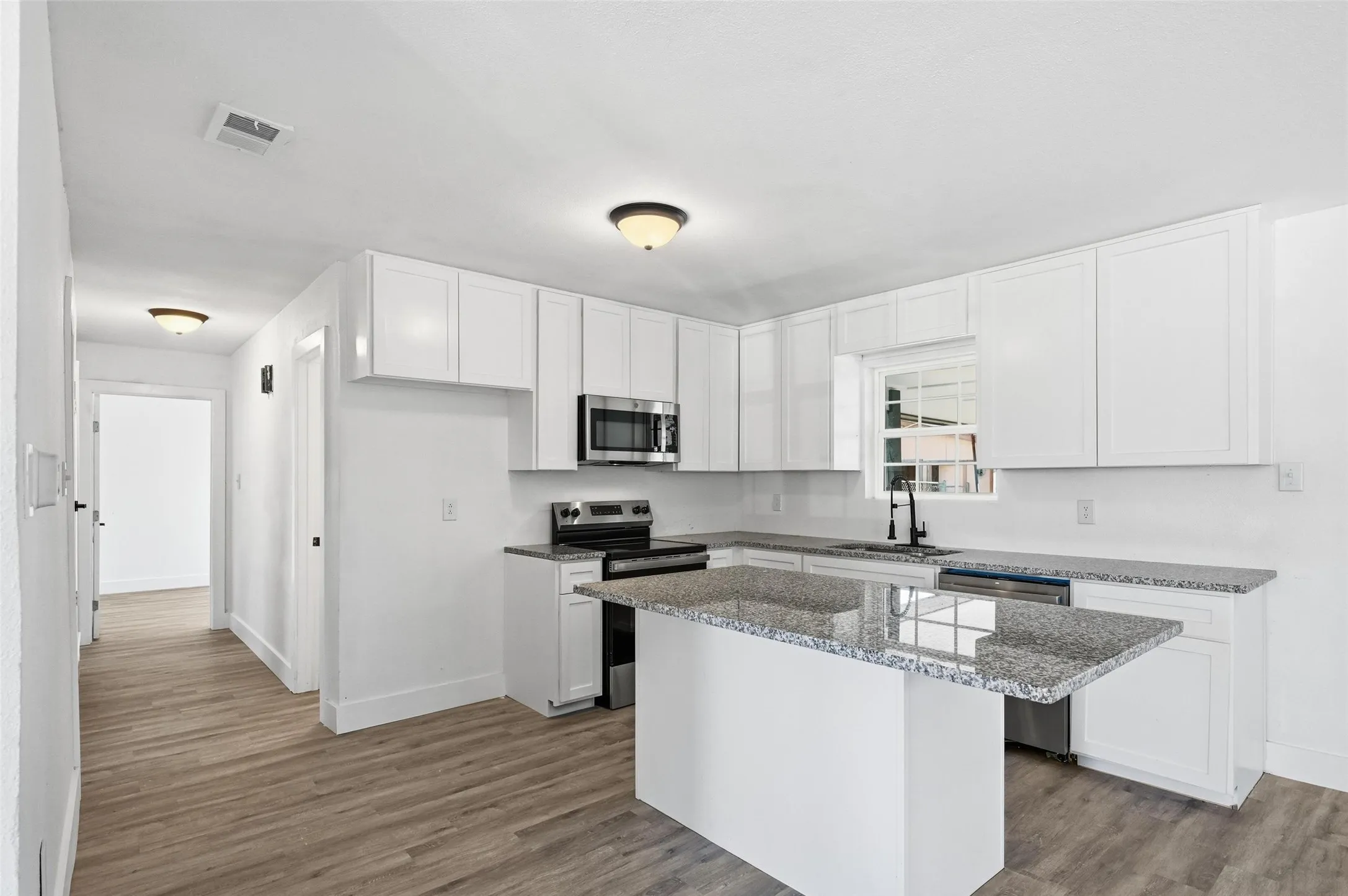 Single Family Residence For Sale in Collin County , 421 Cherry Drive, Princeton, Texas 75407, 3 Bedrooms, 2 Bathrooms, 2 Garage spaces, 1,702 Sqft, built in 1968, Price $256,500, mls#21160281, Real Estate Agent in Princeton, Homes For Sale in Collin county, Homes For Sale in Princeton, Realtor in Princeton Texas, Real Estate Brokerage Independent Realty Texas, Luminita Cordes Realtor