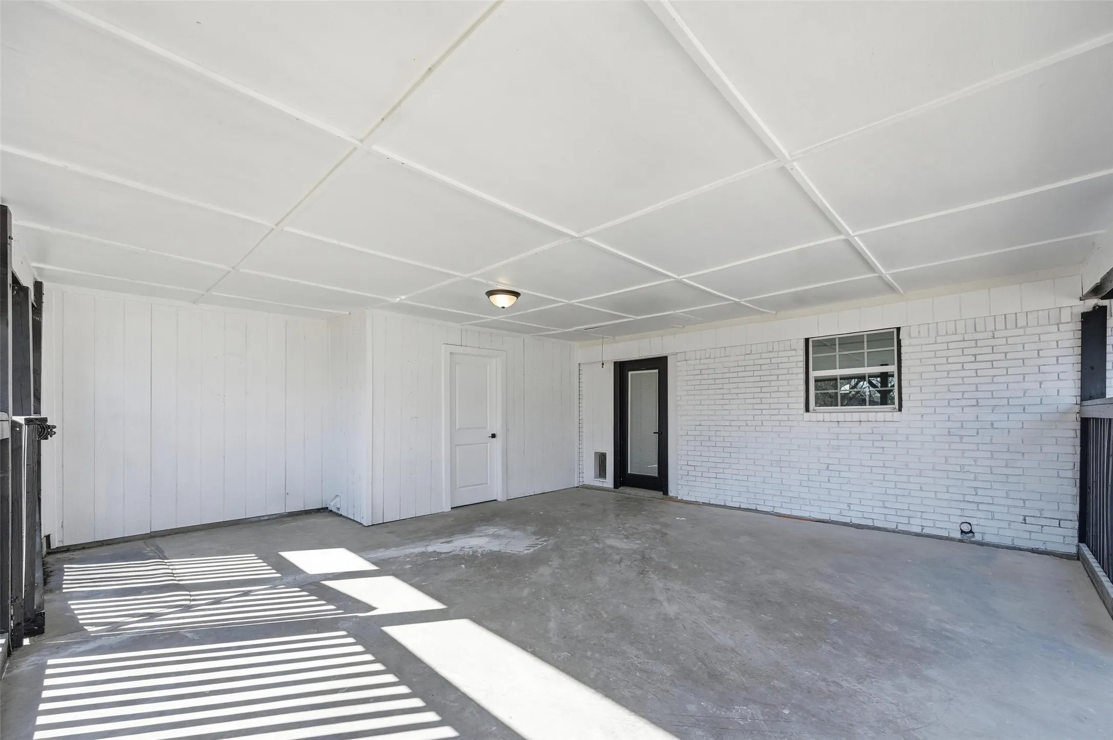 Single Family Residence For Sale in Collin County , 421 Cherry Drive, Princeton, Texas 75407, 3 Bedrooms, 2 Bathrooms, 2 Garage spaces, 1,702 Sqft, built in 1968, Price $256,500, mls#21160281, Real Estate Agent in Princeton, Homes For Sale in Collin county, Homes For Sale in Princeton, Realtor in Princeton Texas, Real Estate Brokerage Independent Realty Texas, Luminita Cordes Realtor
