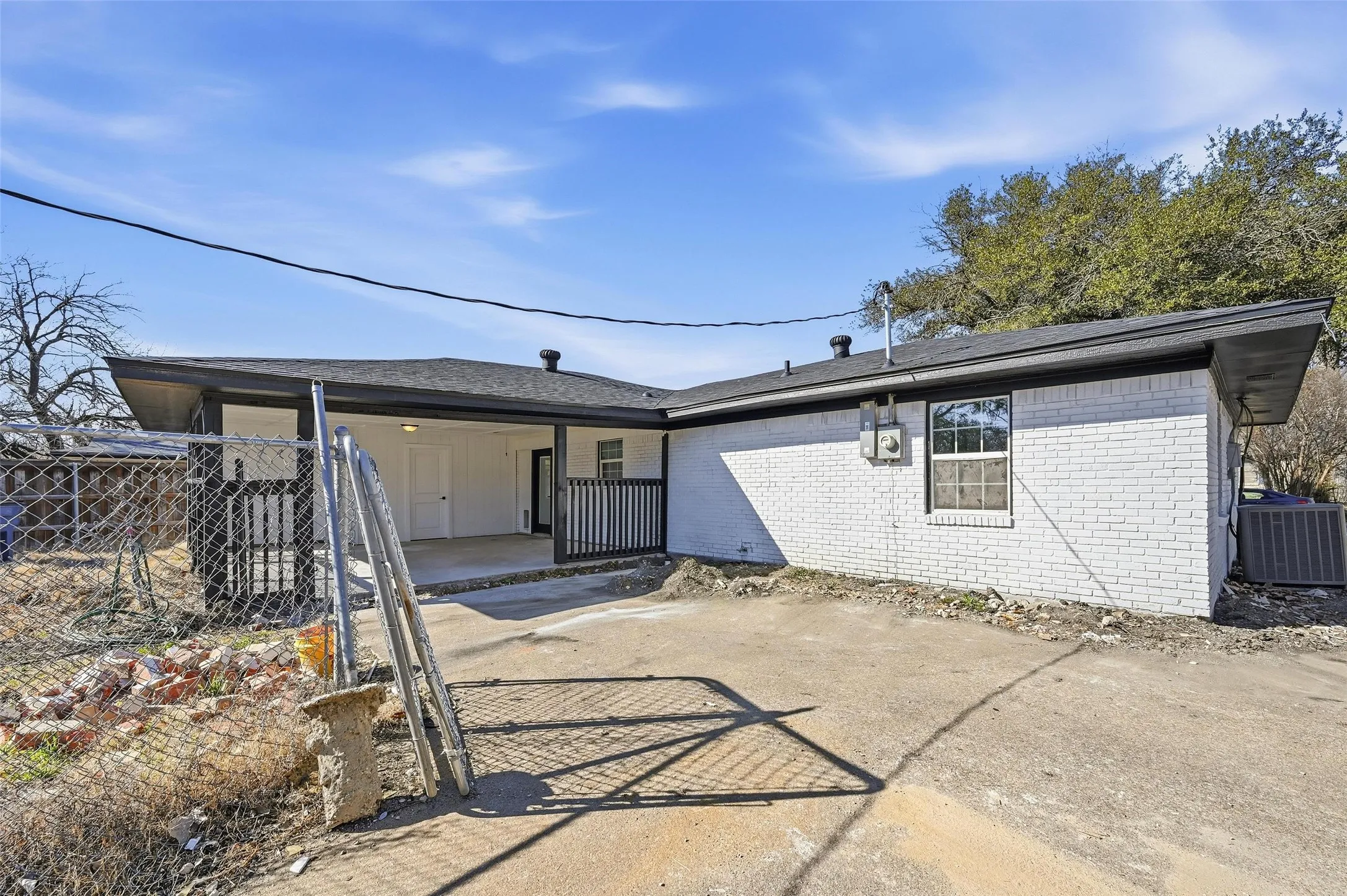 Single Family Residence For Sale in Collin County , 421 Cherry Drive, Princeton, Texas 75407, 3 Bedrooms, 2 Bathrooms, 2 Garage spaces, 1,702 Sqft, built in 1968, Price $256,500, mls#21160281, Real Estate Agent in Princeton, Homes For Sale in Collin county, Homes For Sale in Princeton, Realtor in Princeton Texas, Real Estate Brokerage Independent Realty Texas, Luminita Cordes Realtor