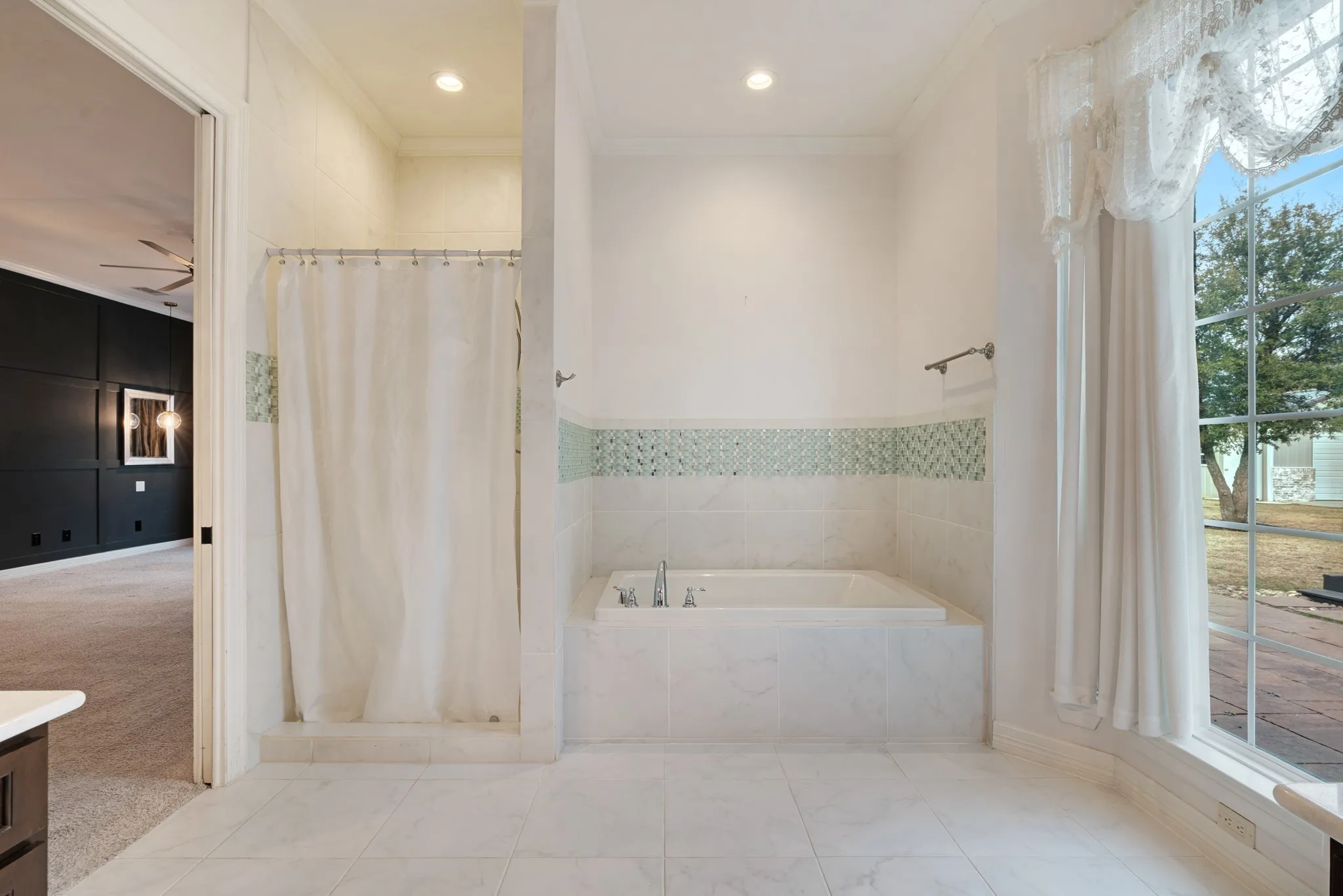 Single Family Residence For Sale in Lamar County , 4705 Boulder Lane, Paris, Texas 75462, 5 Bedroom, 4 Bathroom, 2 Garage spaces, 3,963 Sqft, built in 2014, Preowned, mls#21160155, Real Estate Agent in Paris, Homes For Sale in Lamar county, Homes For Sale in Paris, Realtor in Paris Texas, Real Estate Brokerage Independent Realty Texas, Luminita Cordes Realtor