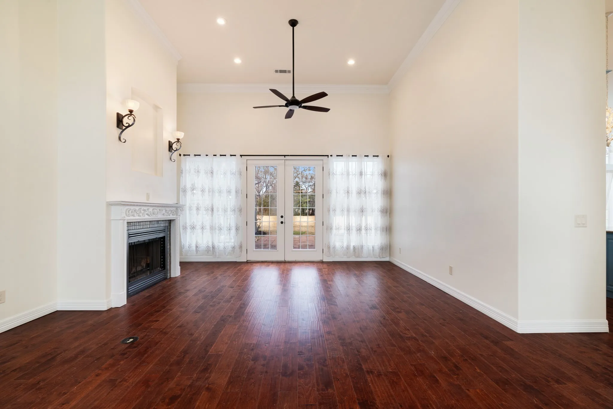Single Family Residence For Sale in Lamar County , 4705 Boulder Lane, Paris, Texas 75462, 5 Bedroom, 4 Bathroom, 2 Garage spaces, 3,963 Sqft, built in 2014, Preowned, mls#21160155, Real Estate Agent in Paris, Homes For Sale in Lamar county, Homes For Sale in Paris, Realtor in Paris Texas, Real Estate Brokerage Independent Realty Texas, Luminita Cordes Realtor