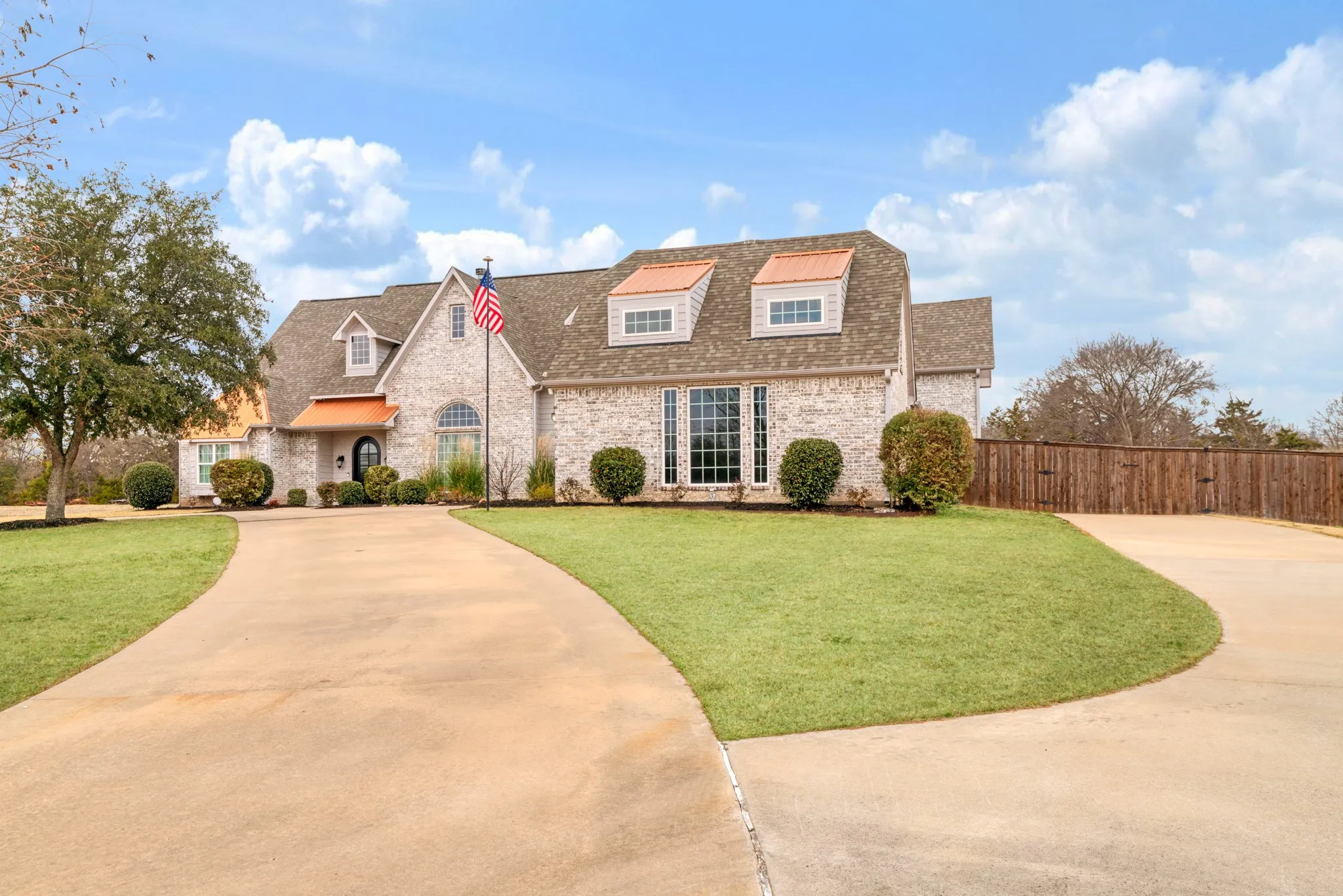 Single Family Residence For Sale in Lamar County , 4705 Boulder Lane, Paris, Texas 75462, 5 Bedroom, 4 Bathroom, 2 Garage spaces, 3,963 Sqft, built in 2014, Preowned, mls#21160155, Real Estate Agent in Paris, Homes For Sale in Lamar county, Homes For Sale in Paris, Realtor in Paris Texas, Real Estate Brokerage Independent Realty Texas, Luminita Cordes Realtor