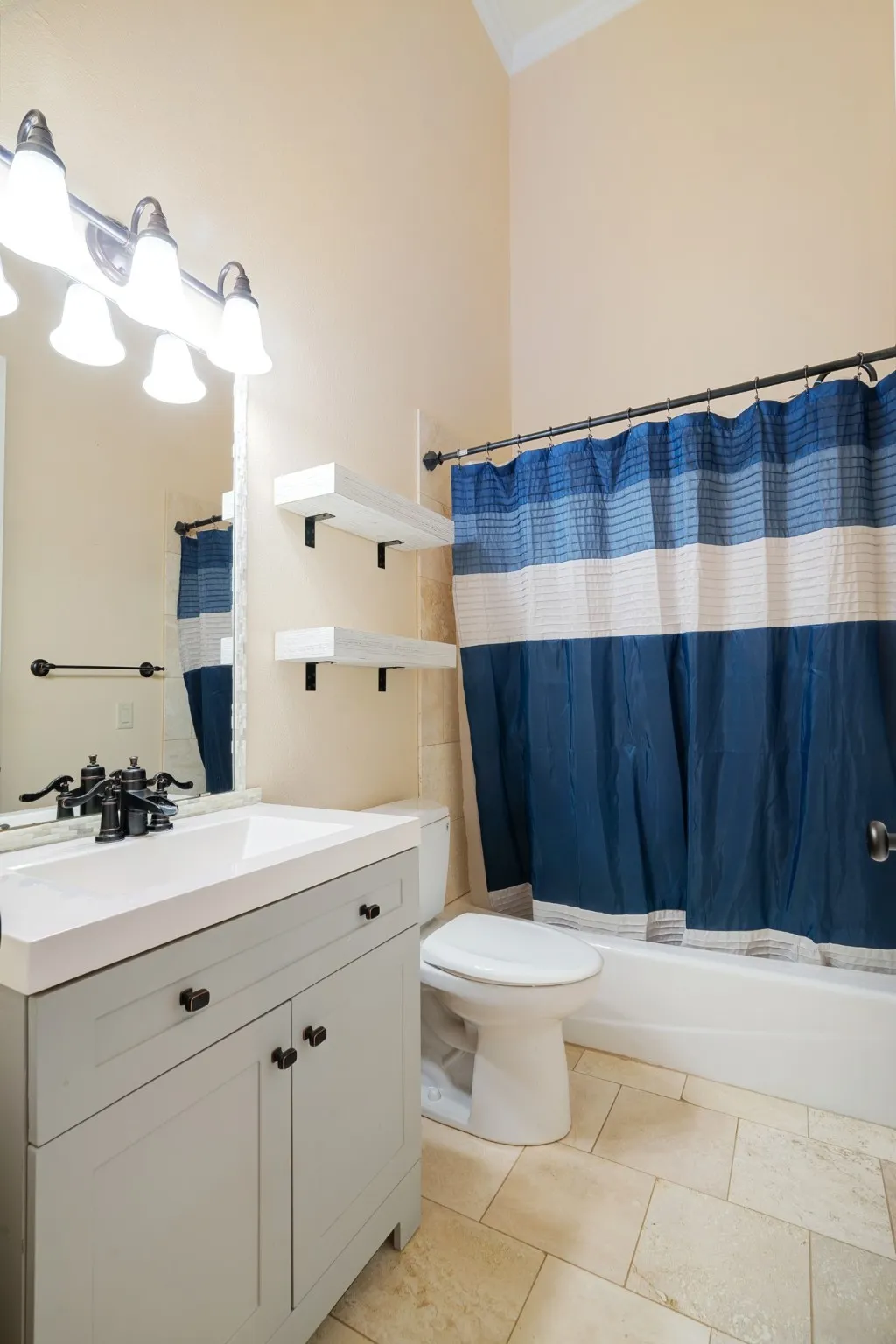 Single Family Residence For Sale in Lamar County , 4705 Boulder Lane, Paris, Texas 75462, 5 Bedroom, 4 Bathroom, 2 Garage spaces, 3,963 Sqft, built in 2014, Preowned, mls#21160155, Real Estate Agent in Paris, Homes For Sale in Lamar county, Homes For Sale in Paris, Realtor in Paris Texas, Real Estate Brokerage Independent Realty Texas, Luminita Cordes Realtor