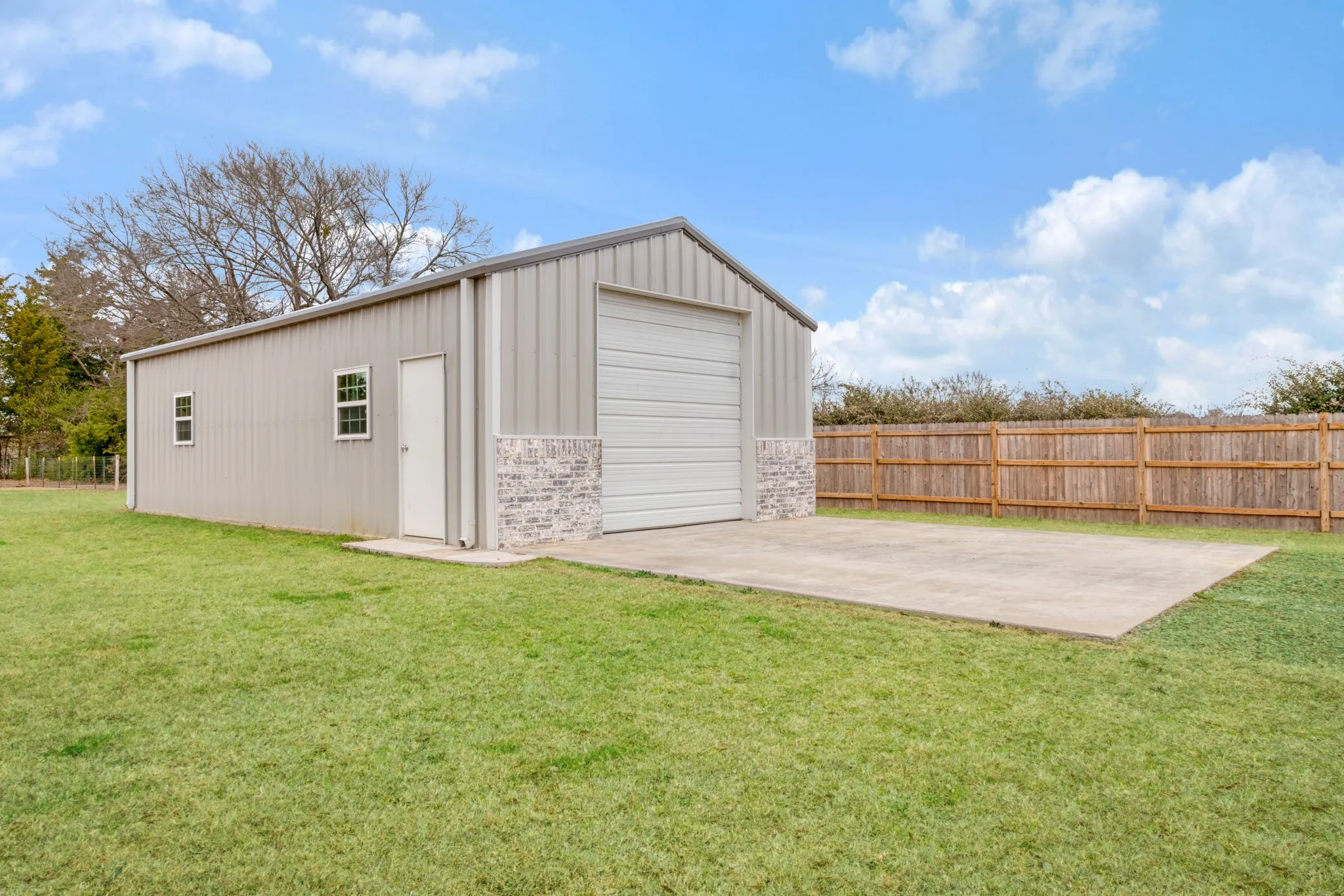 Single Family Residence For Sale in Lamar County , 4705 Boulder Lane, Paris, Texas 75462, 5 Bedroom, 4 Bathroom, 2 Garage spaces, 3,963 Sqft, built in 2014, Preowned, mls#21160155, Real Estate Agent in Paris, Homes For Sale in Lamar county, Homes For Sale in Paris, Realtor in Paris Texas, Real Estate Brokerage Independent Realty Texas, Luminita Cordes Realtor
