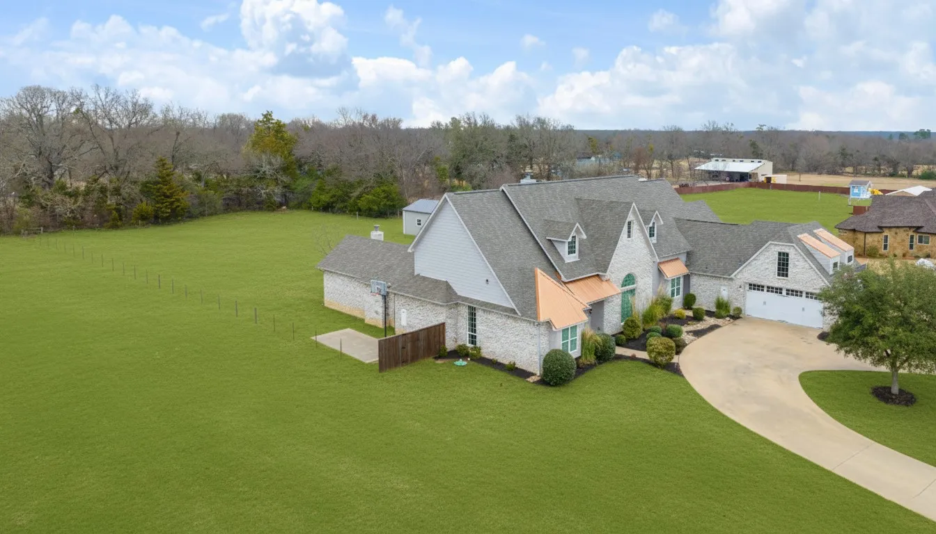 Single Family Residence For Sale in Lamar County , 4705 Boulder Lane, Paris, Texas 75462, 5 Bedroom, 4 Bathroom, 2 Garage spaces, 3,963 Sqft, built in 2014, Preowned, mls#21160155, Real Estate Agent in Paris, Homes For Sale in Lamar county, Homes For Sale in Paris, Realtor in Paris Texas, Real Estate Brokerage Independent Realty Texas, Luminita Cordes Realtor