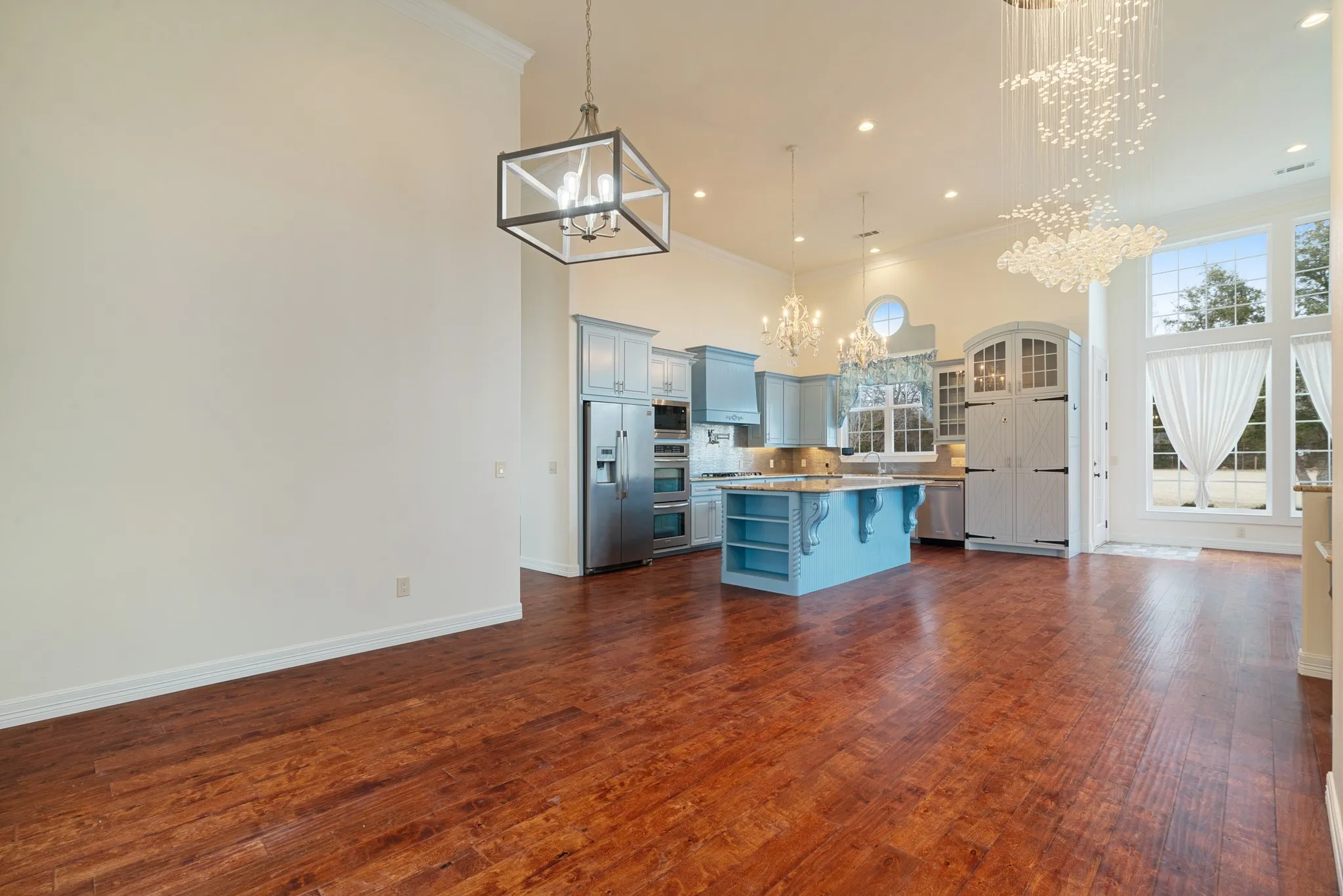 Single Family Residence For Sale in Lamar County , 4705 Boulder Lane, Paris, Texas 75462, 5 Bedroom, 4 Bathroom, 2 Garage spaces, 3,963 Sqft, built in 2014, Preowned, mls#21160155, Real Estate Agent in Paris, Homes For Sale in Lamar county, Homes For Sale in Paris, Realtor in Paris Texas, Real Estate Brokerage Independent Realty Texas, Luminita Cordes Realtor