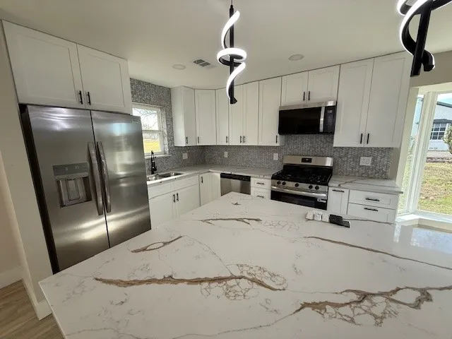 Single Family Residence For Sale in Collin County , 1010 Business 78, Farmersville, Texas 75442, 4 Bedroom, 3 Bathroom, 2 Garage spaces, 2,301 Sqft, built in 1970, mls#21159832, Real Estate Agent in Farmersville, Homes For Sale in Collin county, Homes For Sale in Farmersville, Realtor in Farmersville Texas, Real Estate Brokerage Independent Realty Texas, Luminita Cordes Realtor