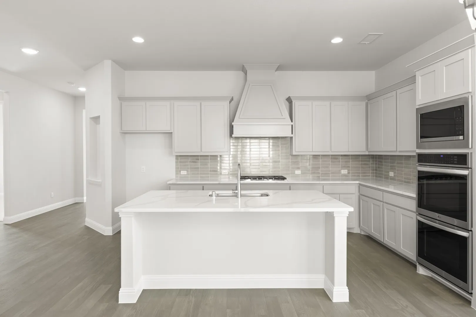 09. 3209 Agnew - Kitchen