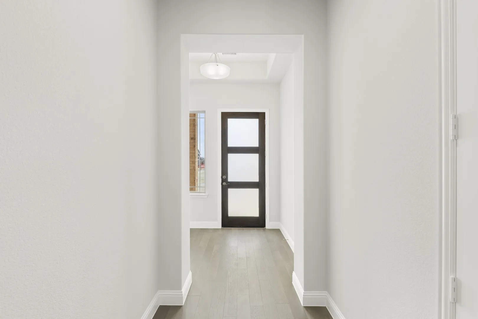 03. 3209 Agnew - Entry