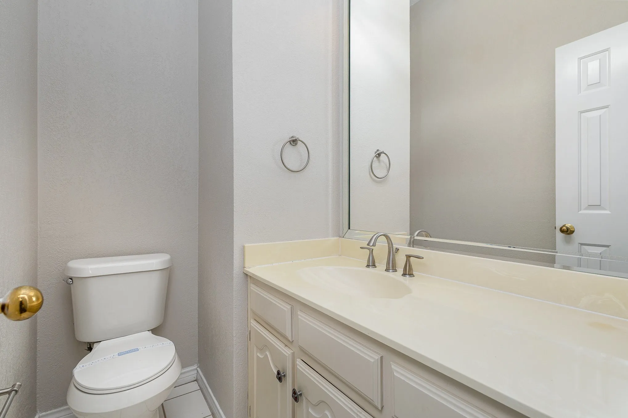 Single Family Residence For Sale in Collin County , 5416 Promise Land Drive, Frisco, Texas 75035, 4 Bedrooms, 4 Bathrooms, 2 Garage spaces, 2,814 Sqft, built in 1988, Preowned, Price $559,000, mls#21160472, Real Estate Agent in Frisco, Homes For Sale in Collin county, Homes For Sale in Frisco, Realtor in Frisco Texas, Real Estate Brokerage Independent Realty Texas, Luminita Cordes Realtor