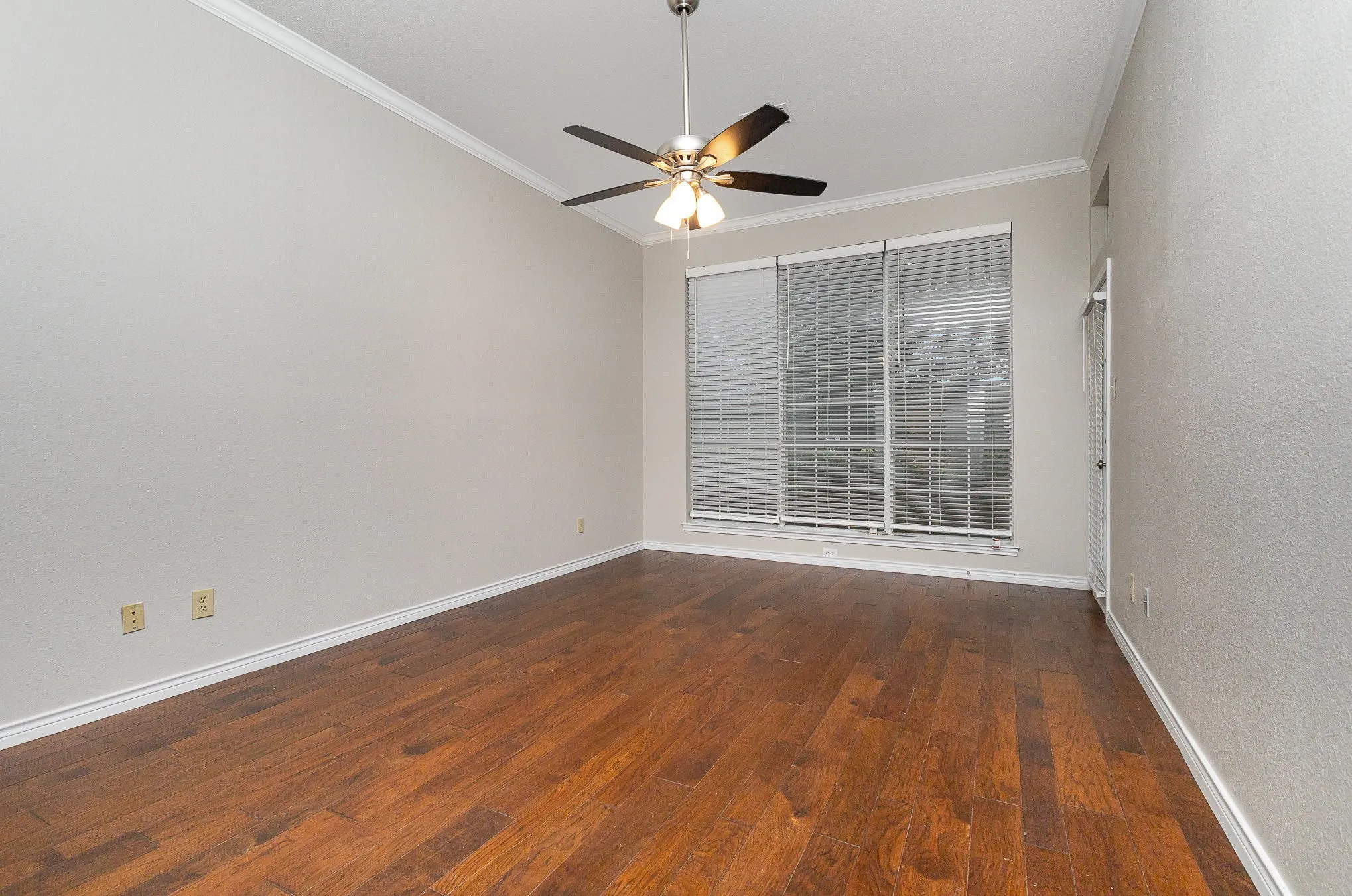 Single Family Residence For Sale in Collin County , 5416 Promise Land Drive, Frisco, Texas 75035, 4 Bedrooms, 4 Bathrooms, 2 Garage spaces, 2,814 Sqft, built in 1988, Preowned, Price $559,000, mls#21160472, Real Estate Agent in Frisco, Homes For Sale in Collin county, Homes For Sale in Frisco, Realtor in Frisco Texas, Real Estate Brokerage Independent Realty Texas, Luminita Cordes Realtor
