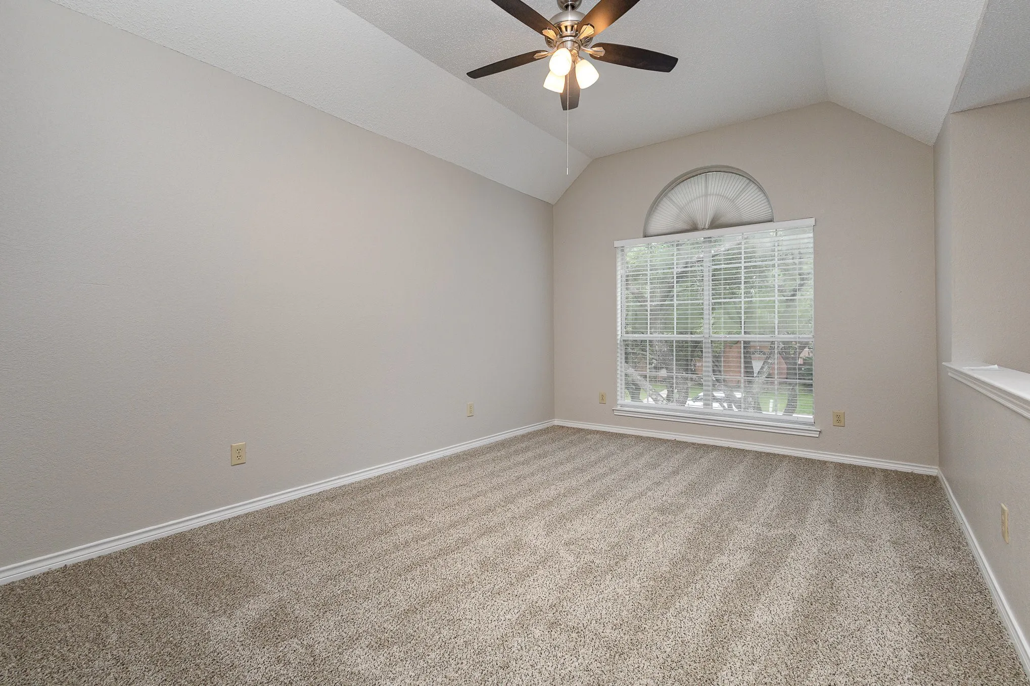 Single Family Residence For Sale in Collin County , 5416 Promise Land Drive, Frisco, Texas 75035, 4 Bedrooms, 4 Bathrooms, 2 Garage spaces, 2,814 Sqft, built in 1988, Preowned, Price $559,000, mls#21160472, Real Estate Agent in Frisco, Homes For Sale in Collin county, Homes For Sale in Frisco, Realtor in Frisco Texas, Real Estate Brokerage Independent Realty Texas, Luminita Cordes Realtor