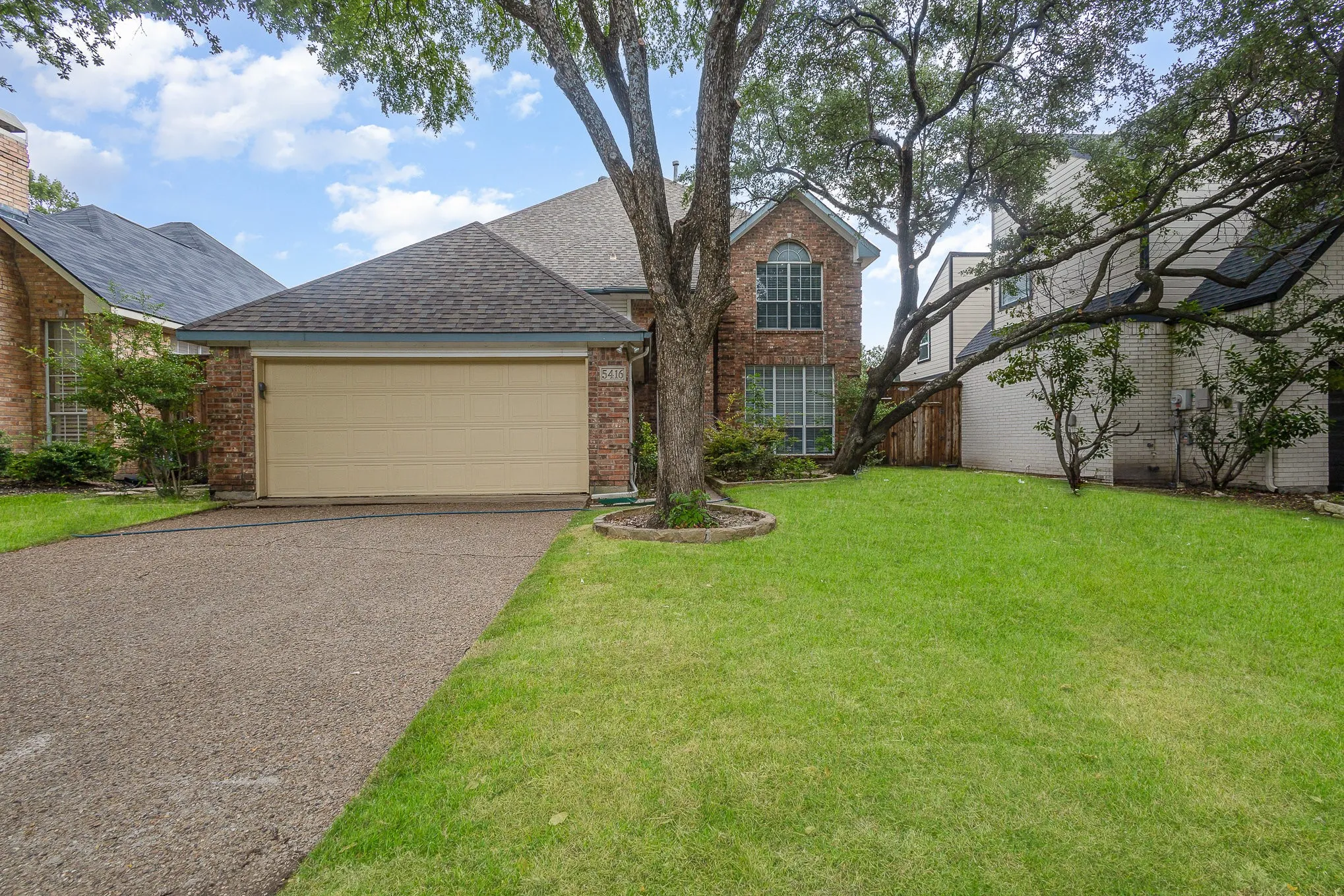Single Family Residence For Sale in Collin County , 5416 Promise Land Drive, Frisco, Texas 75035, 4 Bedrooms, 4 Bathrooms, 2 Garage spaces, 2,814 Sqft, built in 1988, Preowned, Price $559,000, mls#21160472, Real Estate Agent in Frisco, Homes For Sale in Collin county, Homes For Sale in Frisco, Realtor in Frisco Texas, Real Estate Brokerage Independent Realty Texas, Luminita Cordes Realtor