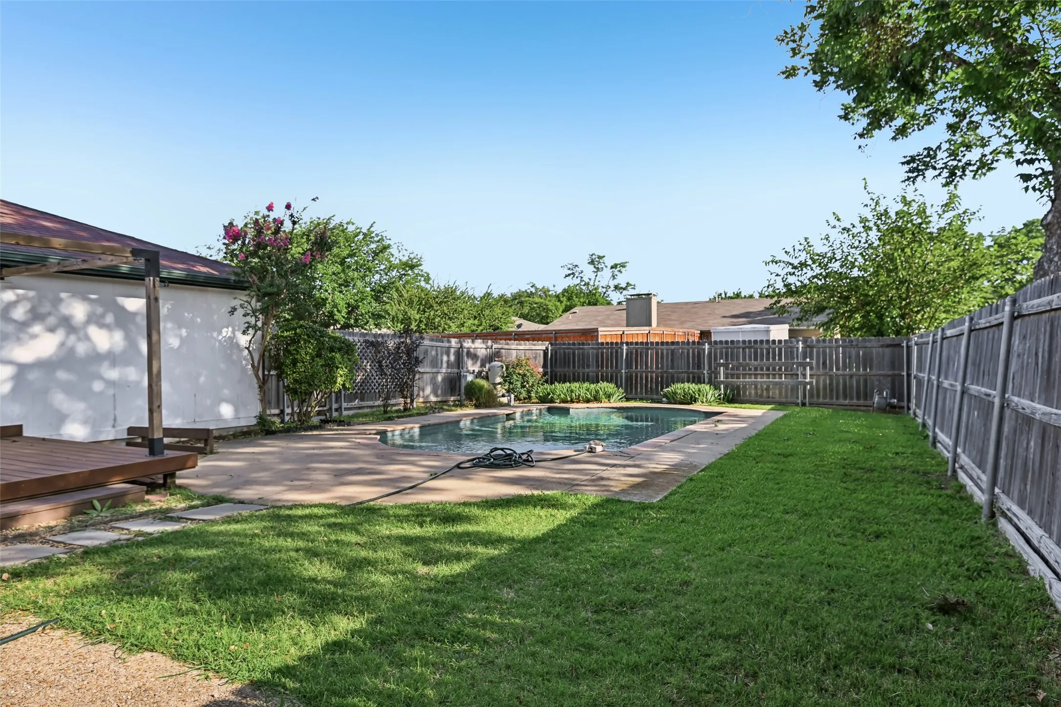 Single Family Residence For Sale in Dallas County , 1127 Southwestern Drive, Richardson, Texas 75081, 3 Bedroom, 2 Bathroom, 2 Garage spaces, 1,610 Sqft, built in 1978, Price $358,000, mls#21160566, Real Estate Agent in Richardson, Homes For Sale in Dallas county, Homes For Sale in Richardson, Realtor in Richardson Texas, Real Estate Brokerage Independent Realty Texas, Luminita Cordes Realtor
