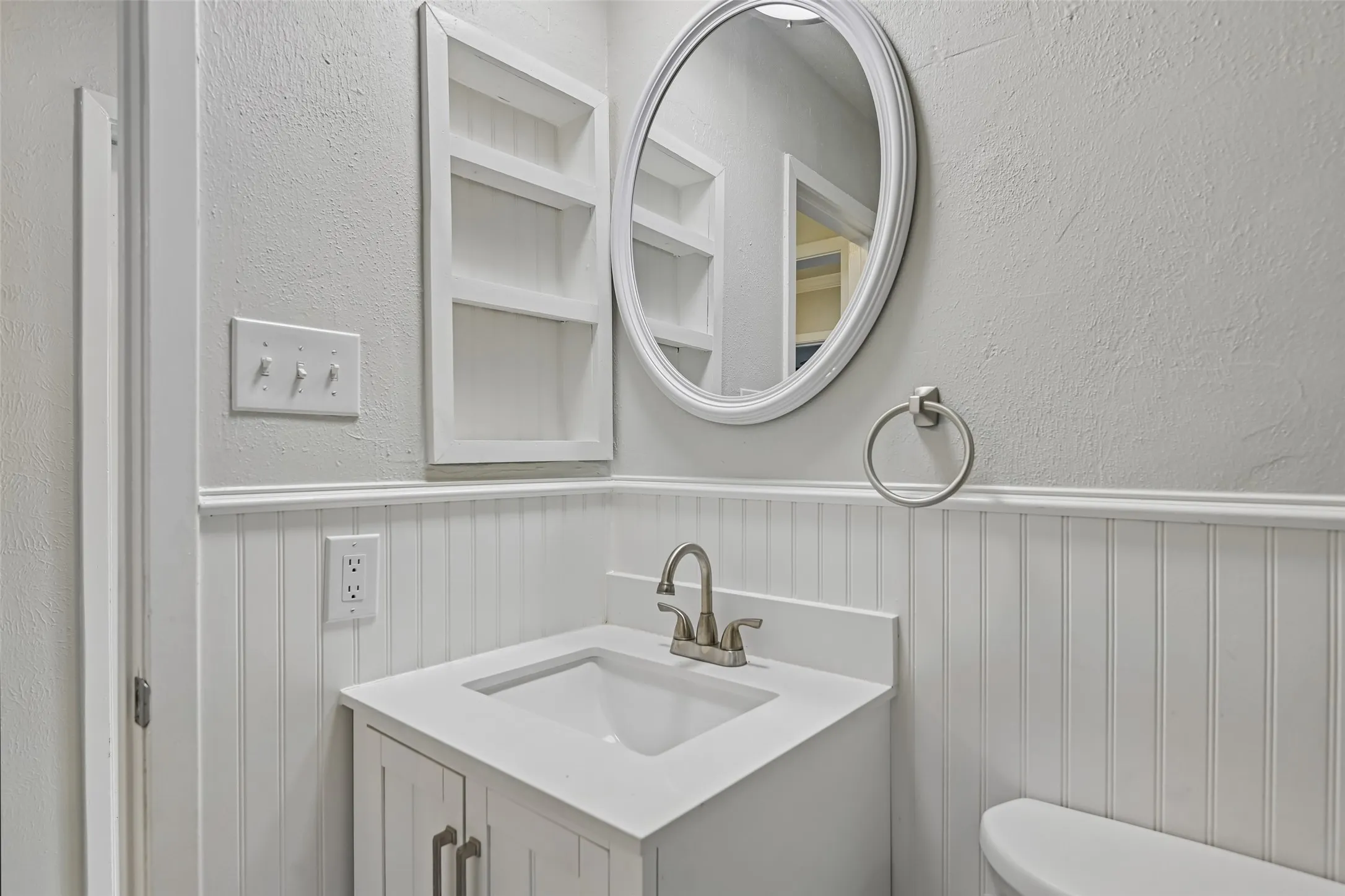 Single Family Residence For Sale in Dallas County , 1127 Southwestern Drive, Richardson, Texas 75081, 3 Bedroom, 2 Bathroom, 2 Garage spaces, 1,610 Sqft, built in 1978, Price $358,000, mls#21160566, Real Estate Agent in Richardson, Homes For Sale in Dallas county, Homes For Sale in Richardson, Realtor in Richardson Texas, Real Estate Brokerage Independent Realty Texas, Luminita Cordes Realtor