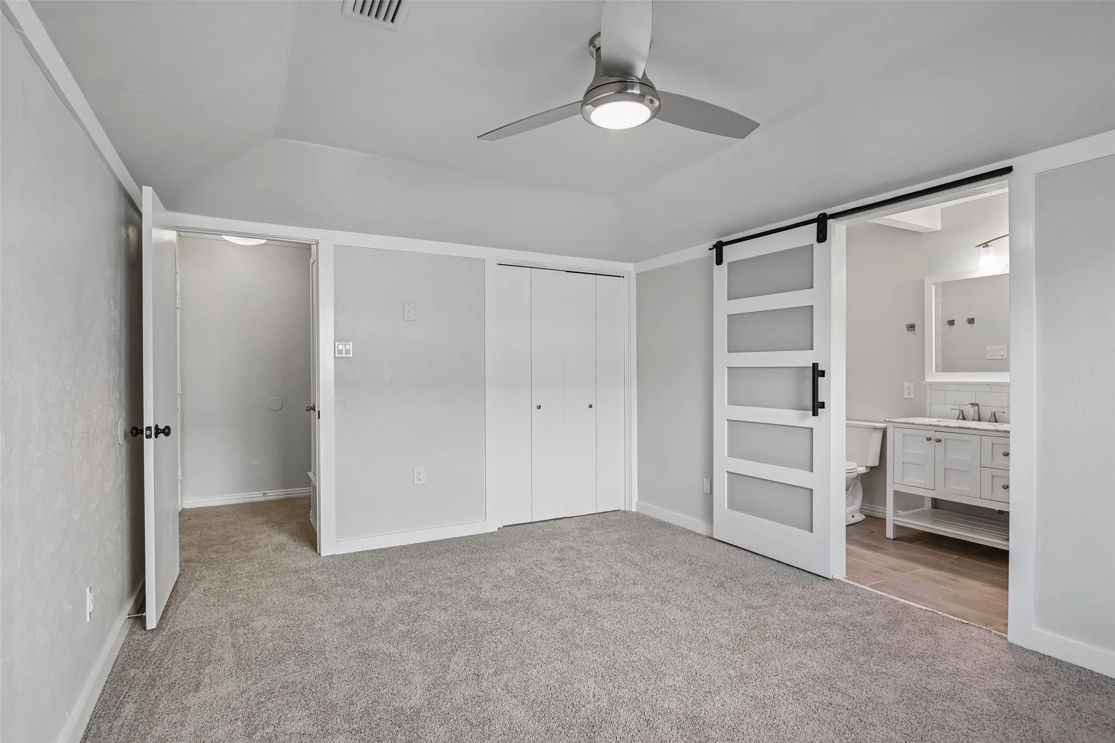Single Family Residence For Sale in Dallas County , 1127 Southwestern Drive, Richardson, Texas 75081, 3 Bedroom, 2 Bathroom, 2 Garage spaces, 1,610 Sqft, built in 1978, Price $358,000, mls#21160566, Real Estate Agent in Richardson, Homes For Sale in Dallas county, Homes For Sale in Richardson, Realtor in Richardson Texas, Real Estate Brokerage Independent Realty Texas, Luminita Cordes Realtor