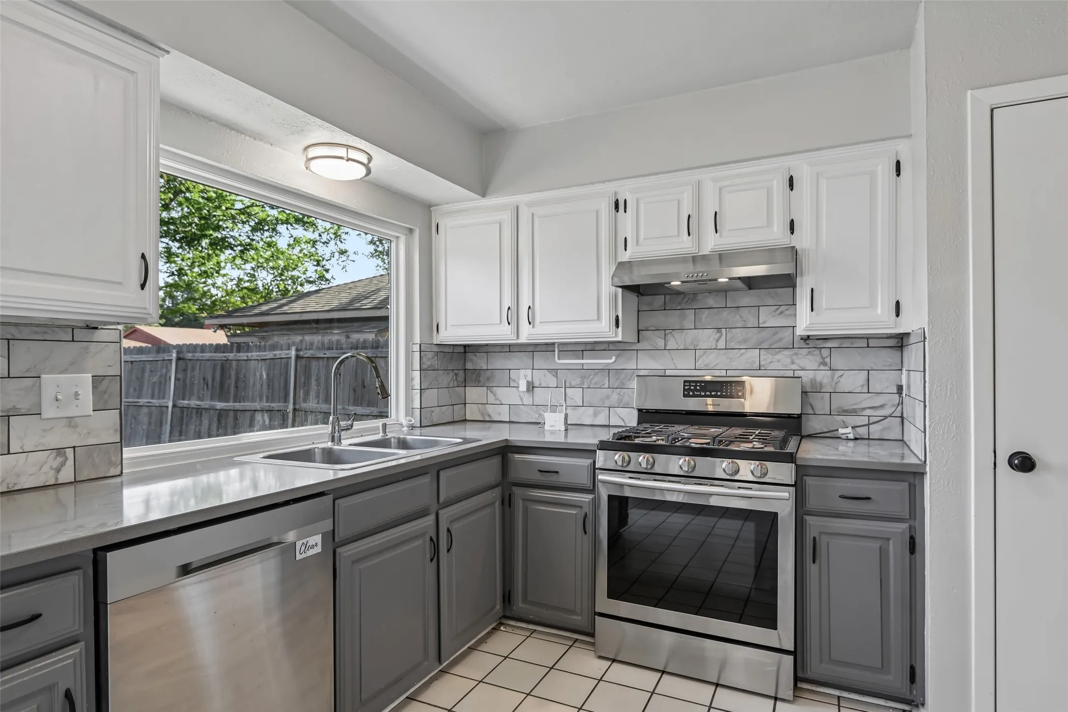 Single Family Residence For Sale in Dallas County , 1127 Southwestern Drive, Richardson, Texas 75081, 3 Bedroom, 2 Bathroom, 2 Garage spaces, 1,610 Sqft, built in 1978, Price $358,000, mls#21160566, Real Estate Agent in Richardson, Homes For Sale in Dallas county, Homes For Sale in Richardson, Realtor in Richardson Texas, Real Estate Brokerage Independent Realty Texas, Luminita Cordes Realtor