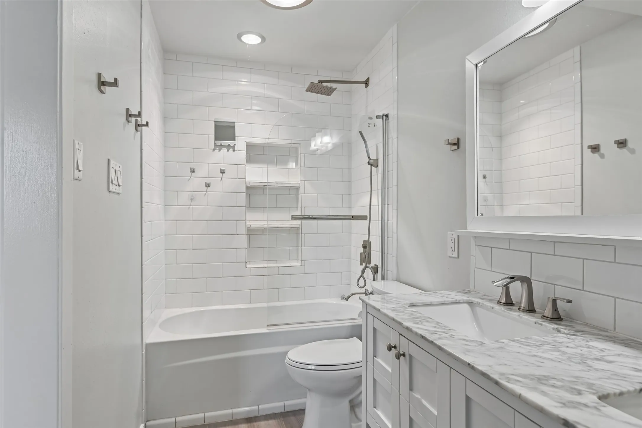 Single Family Residence For Sale in Dallas County , 1127 Southwestern Drive, Richardson, Texas 75081, 3 Bedroom, 2 Bathroom, 2 Garage spaces, 1,610 Sqft, built in 1978, Price $358,000, mls#21160566, Real Estate Agent in Richardson, Homes For Sale in Dallas county, Homes For Sale in Richardson, Realtor in Richardson Texas, Real Estate Brokerage Independent Realty Texas, Luminita Cordes Realtor