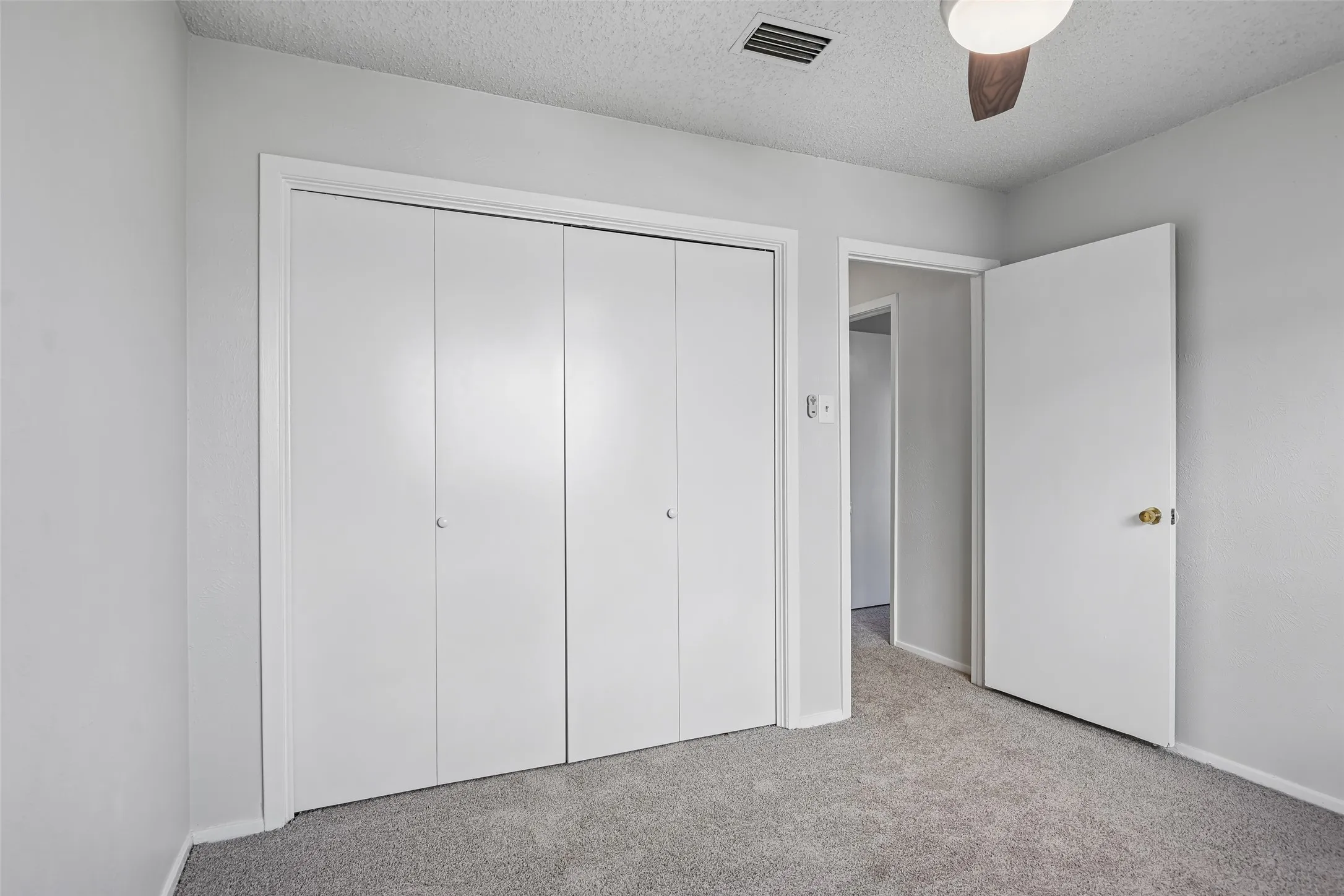 Single Family Residence For Sale in Dallas County , 1127 Southwestern Drive, Richardson, Texas 75081, 3 Bedroom, 2 Bathroom, 2 Garage spaces, 1,610 Sqft, built in 1978, Price $358,000, mls#21160566, Real Estate Agent in Richardson, Homes For Sale in Dallas county, Homes For Sale in Richardson, Realtor in Richardson Texas, Real Estate Brokerage Independent Realty Texas, Luminita Cordes Realtor