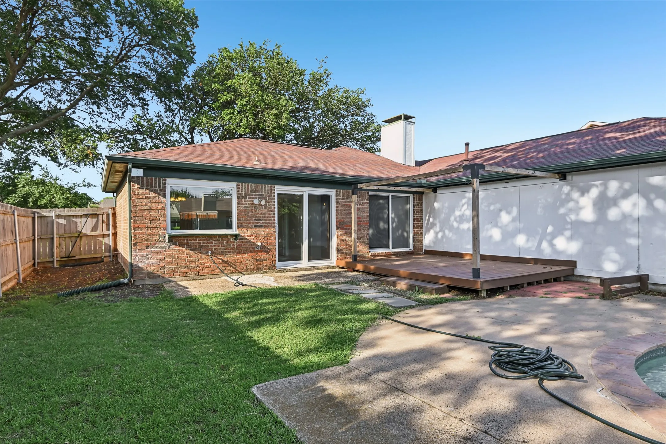 Single Family Residence For Sale in Dallas County , 1127 Southwestern Drive, Richardson, Texas 75081, 3 Bedroom, 2 Bathroom, 2 Garage spaces, 1,610 Sqft, built in 1978, Price $358,000, mls#21160566, Real Estate Agent in Richardson, Homes For Sale in Dallas county, Homes For Sale in Richardson, Realtor in Richardson Texas, Real Estate Brokerage Independent Realty Texas, Luminita Cordes Realtor