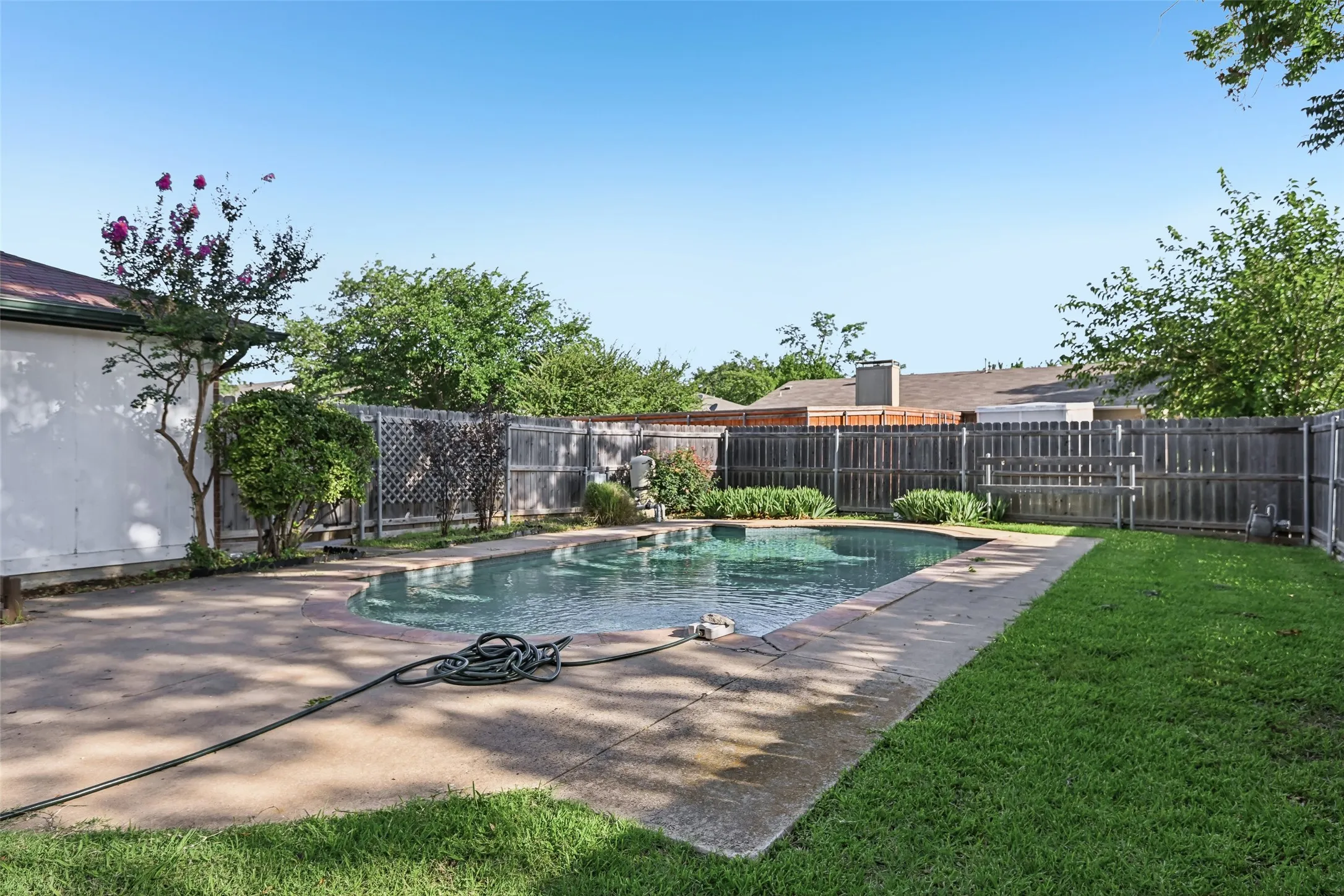 Single Family Residence For Sale in Dallas County , 1127 Southwestern Drive, Richardson, Texas 75081, 3 Bedroom, 2 Bathroom, 2 Garage spaces, 1,610 Sqft, built in 1978, Price $358,000, mls#21160566, Real Estate Agent in Richardson, Homes For Sale in Dallas county, Homes For Sale in Richardson, Realtor in Richardson Texas, Real Estate Brokerage Independent Realty Texas, Luminita Cordes Realtor