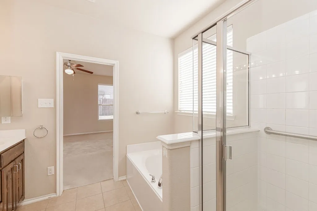 Single Family Residence For Sale in Hunt County , 6811 Gamecock Court, Greenville, Texas 75402, 4 Bedroom, 3 Bathroom, 2 Garage spaces, 2,671 Sqft, built in 2012, Preowned, mls#21155037, Real Estate Agent in Greenville, Homes For Sale in Hunt county, Homes For Sale in Greenville, Realtor in Greenville Texas, Real Estate Brokerage Independent Realty Texas, Luminita Cordes Realtor