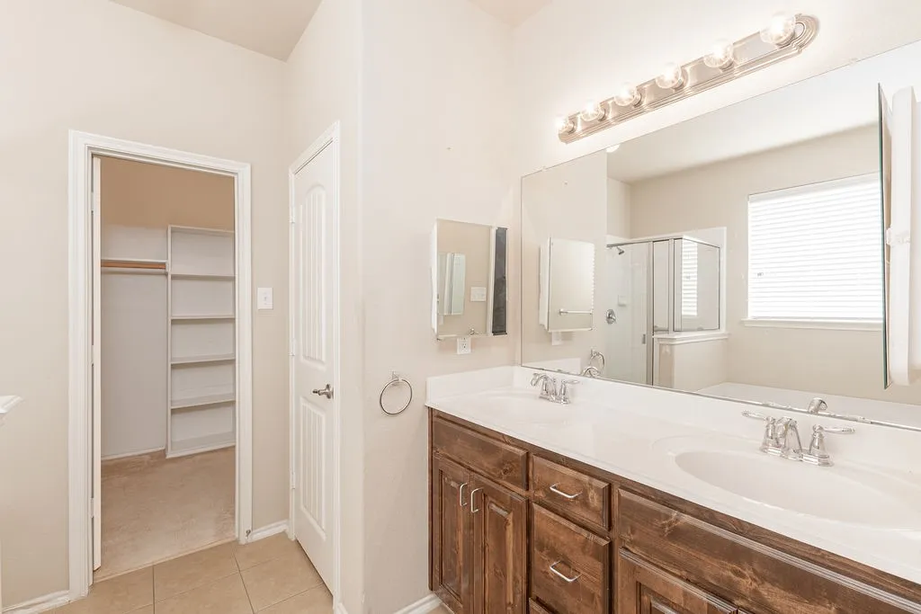 Single Family Residence For Sale in Hunt County , 6811 Gamecock Court, Greenville, Texas 75402, 4 Bedroom, 3 Bathroom, 2 Garage spaces, 2,671 Sqft, built in 2012, Preowned, mls#21155037, Real Estate Agent in Greenville, Homes For Sale in Hunt county, Homes For Sale in Greenville, Realtor in Greenville Texas, Real Estate Brokerage Independent Realty Texas, Luminita Cordes Realtor